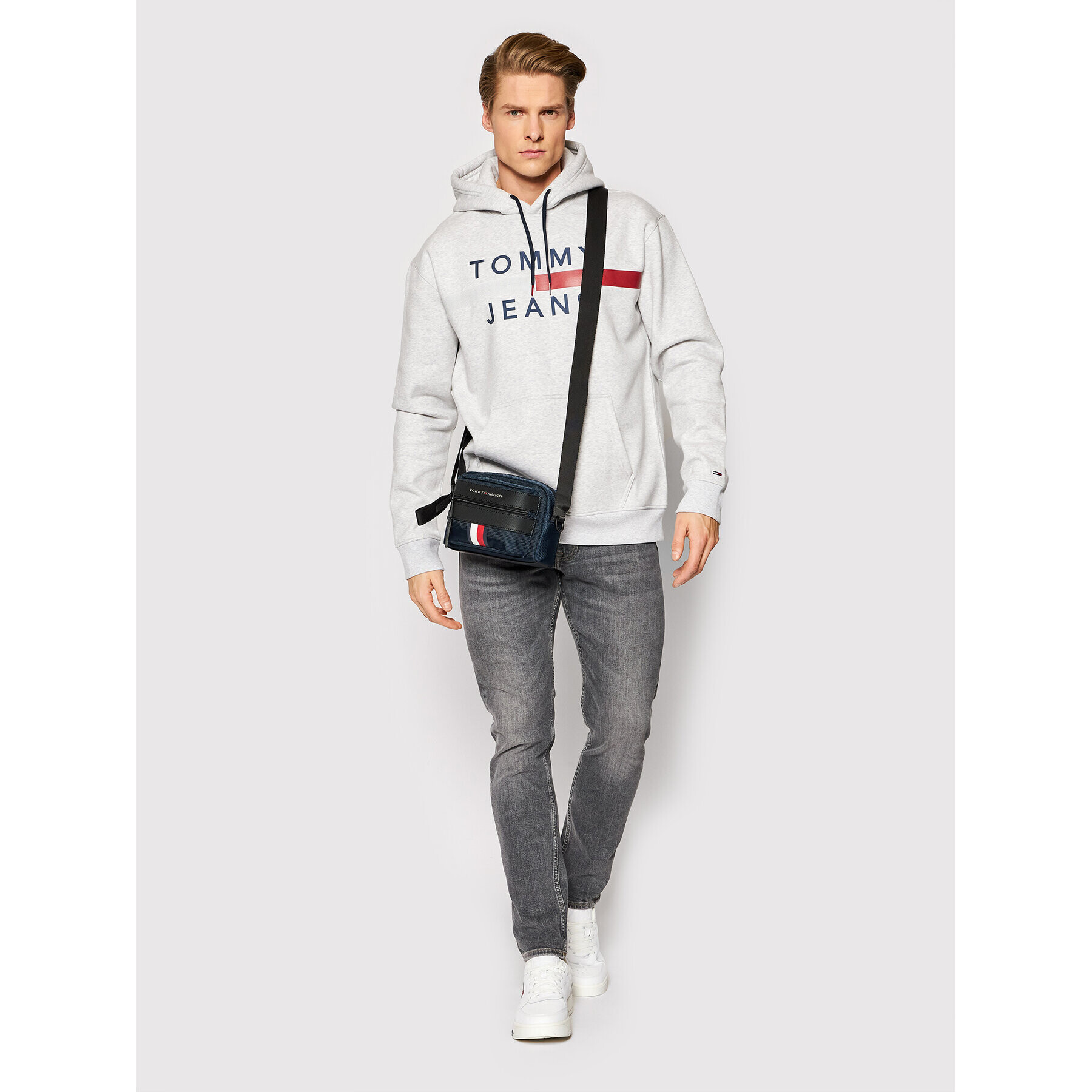 Tommy Jeans Mikina Reflective Flag DM0DM07410 Šedá Regular Fit - Pepit.cz