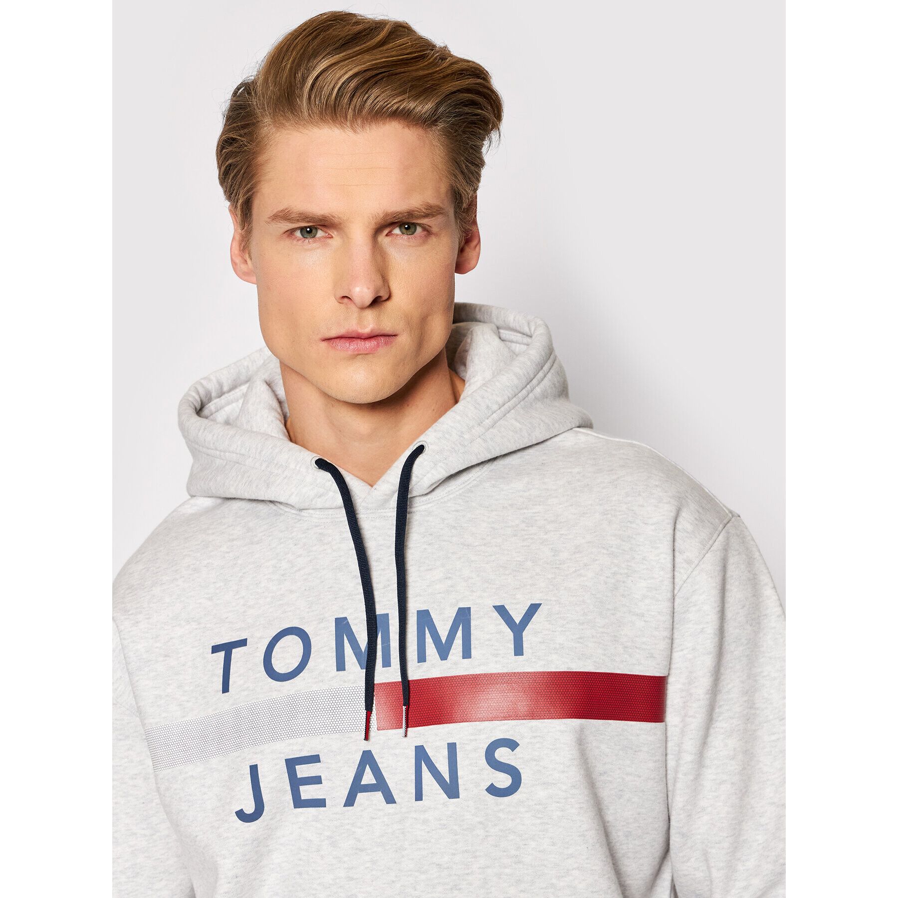 Tommy Jeans Mikina Reflective Flag DM0DM07410 Šedá Regular Fit - Pepit.cz