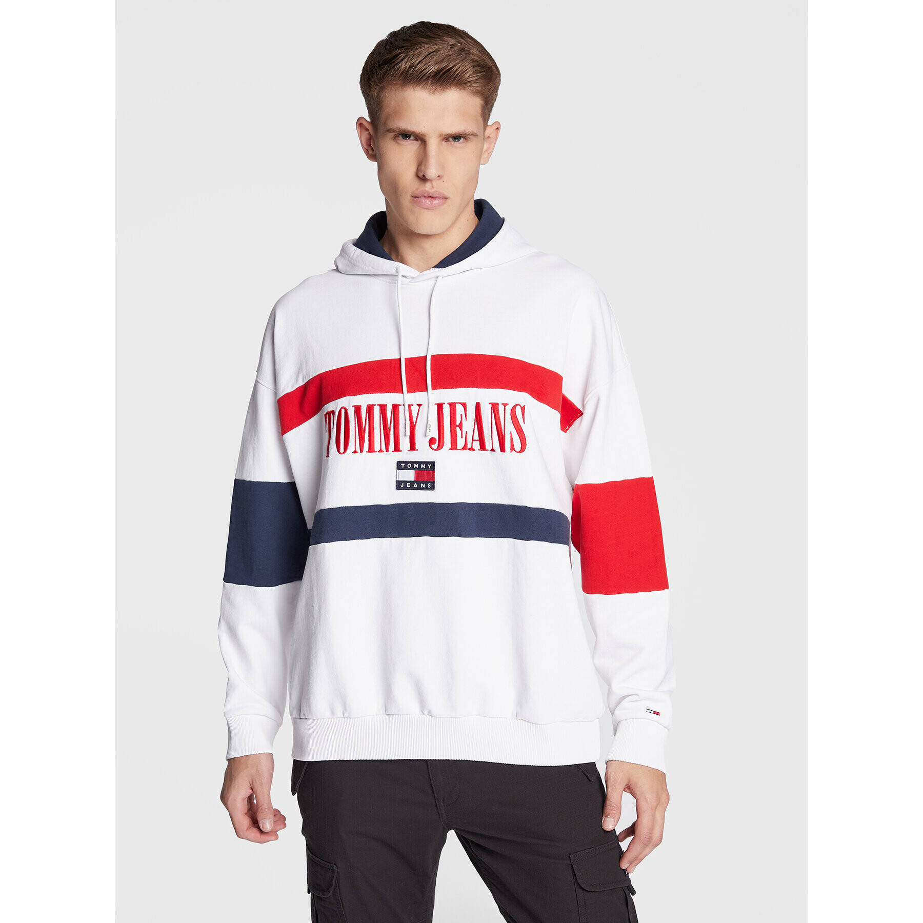 Tommy Jeans Mikina Skater Archive Block DM0DM15020 Bílá Relaxed Fit - Pepit.cz