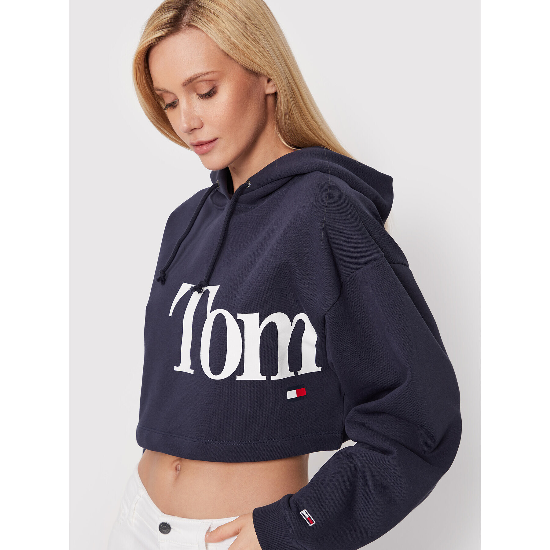 Tommy Jeans Mikina Super Crop Bold DW0DW13577 Tmavomodrá Relaxed Fit - Pepit.cz