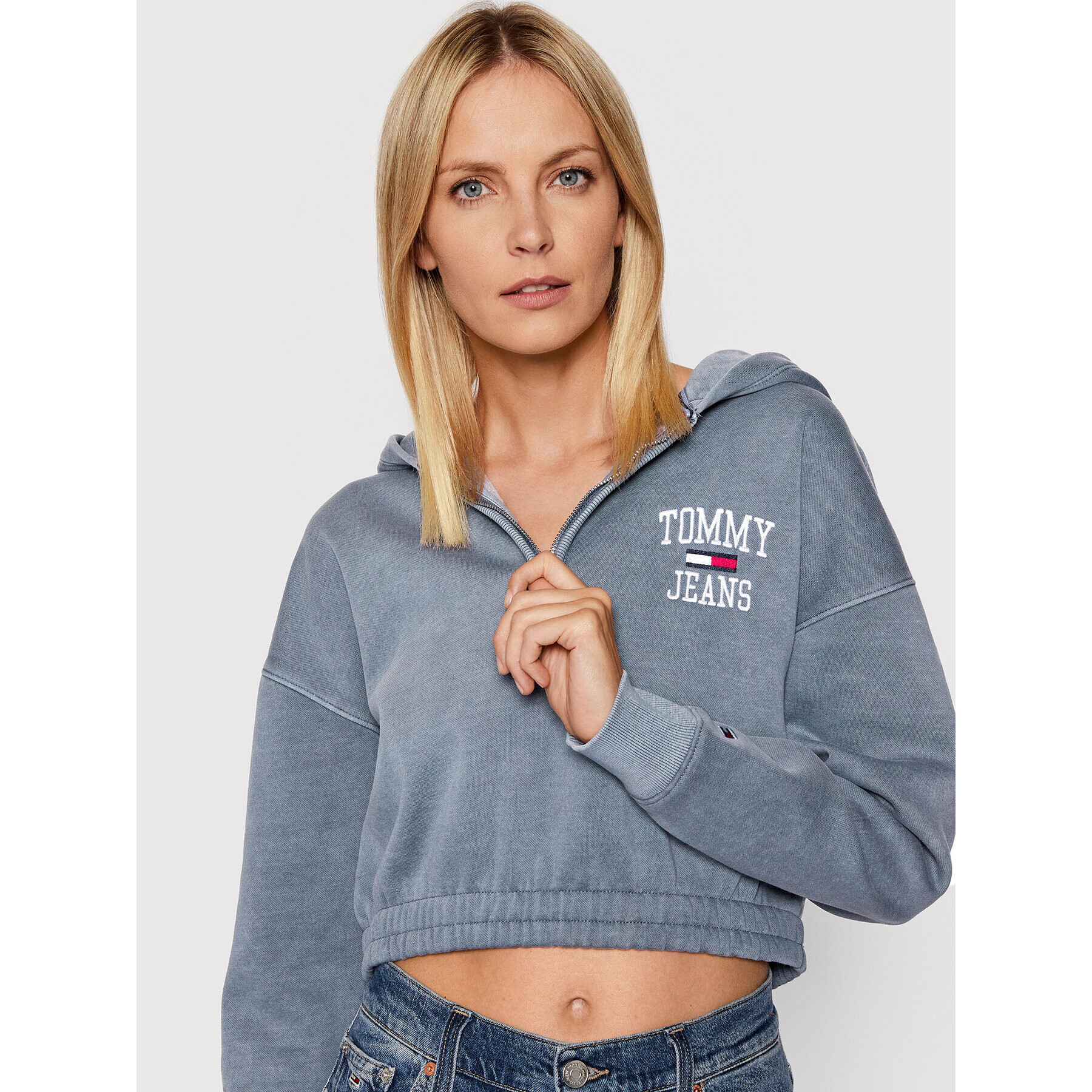 Tommy Jeans Mikina Super Crop College Logo DW0DW11766 Modrá Relaxed Fit - Pepit.cz