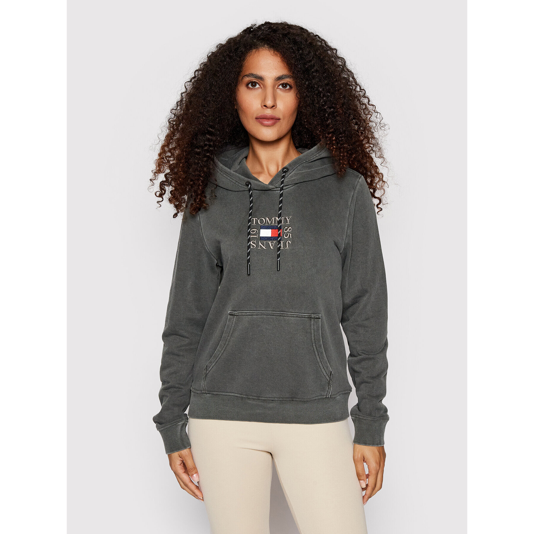 Tommy Jeans Mikina Timelees DW0DW12964 Šedá Regular Fit - Pepit.cz