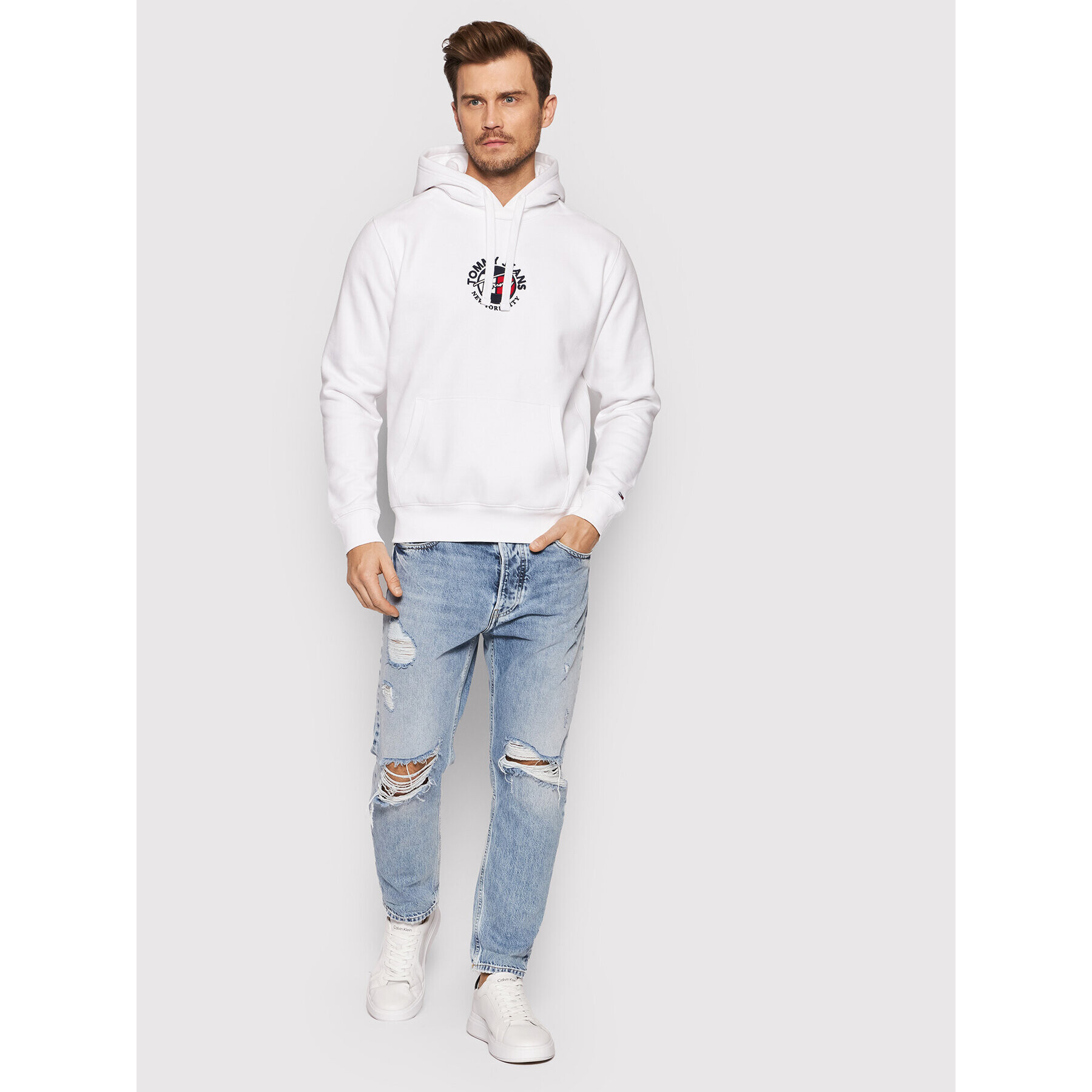 Tommy Jeans Mikina Timeless DM0DM11628 Bílá Regular Fit - Pepit.cz