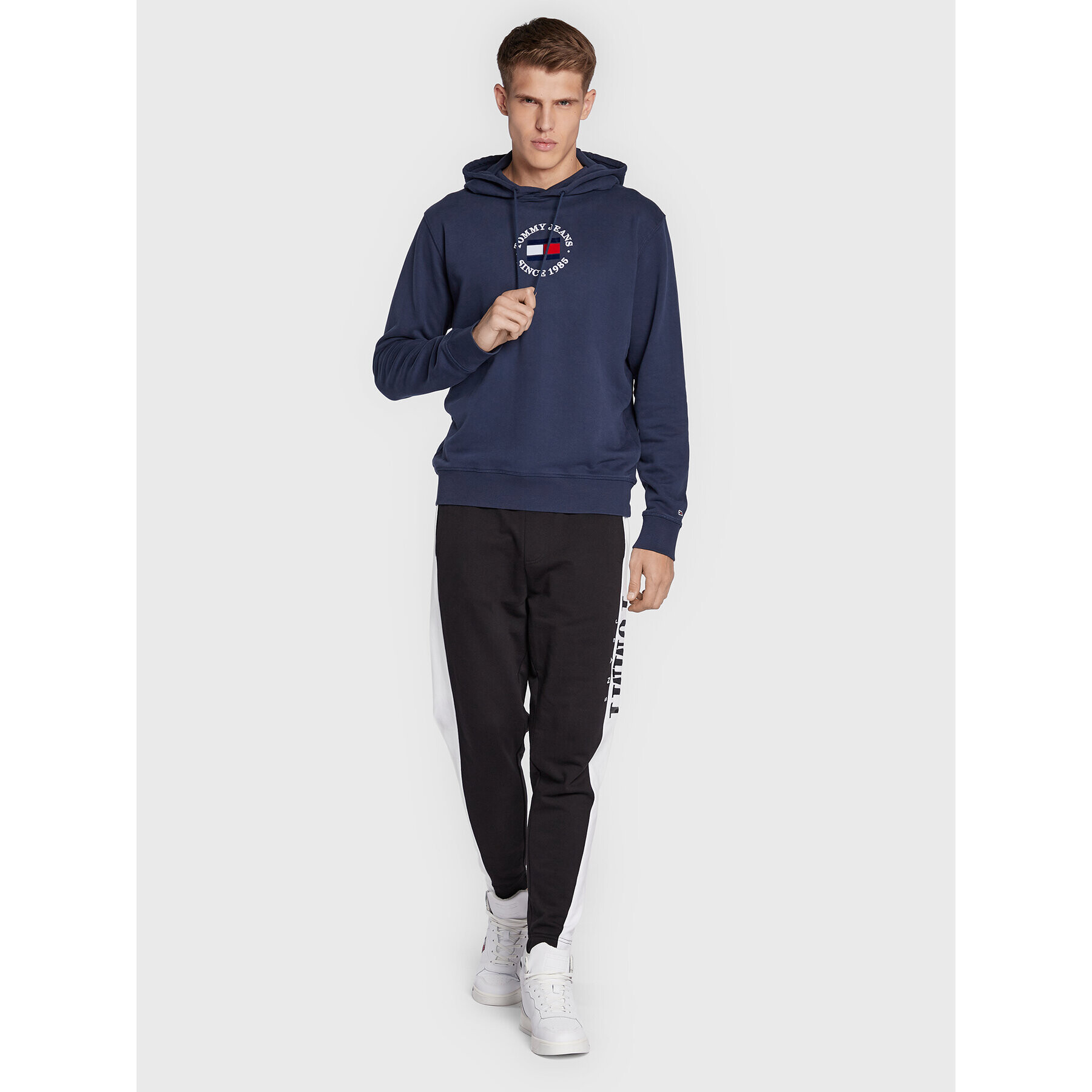 Tommy Jeans Mikina Timeless DM0DM15010 Tmavomodrá Relaxed Fit - Pepit.cz