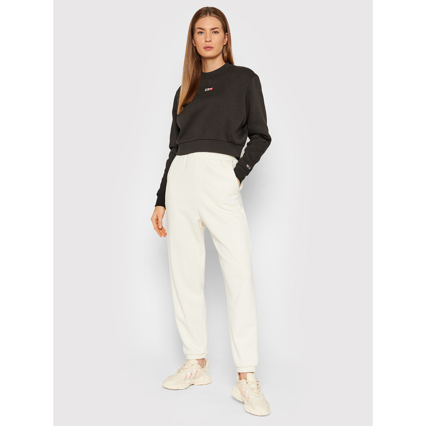 Tommy Jeans Mikina Tiny Tommy DW0DW11051 Černá Cropped Fit - Pepit.cz