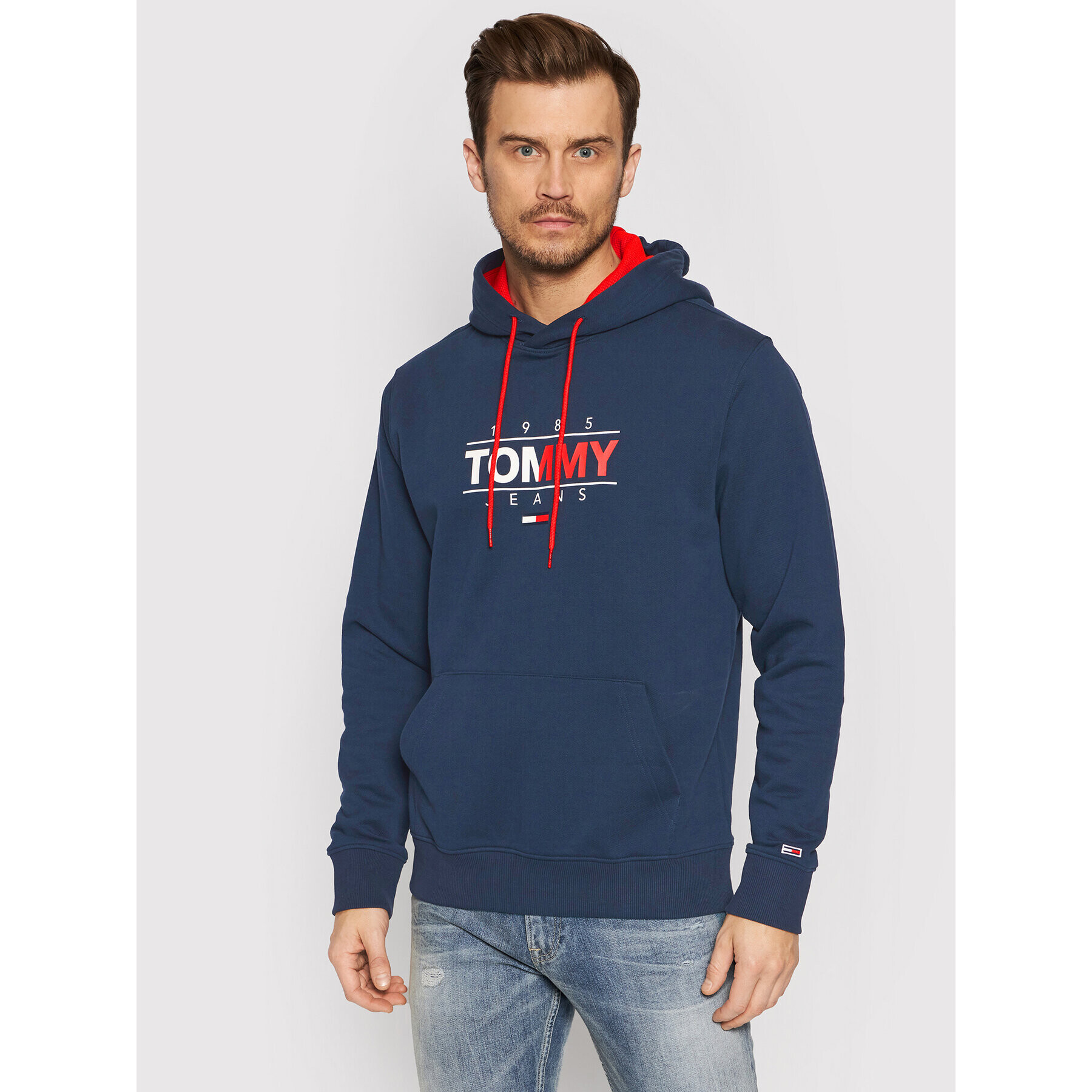 Tommy Jeans Mikina Tjm Essential Graphic DM0DM11630 Tmavomodrá Regular Fit - Pepit.cz