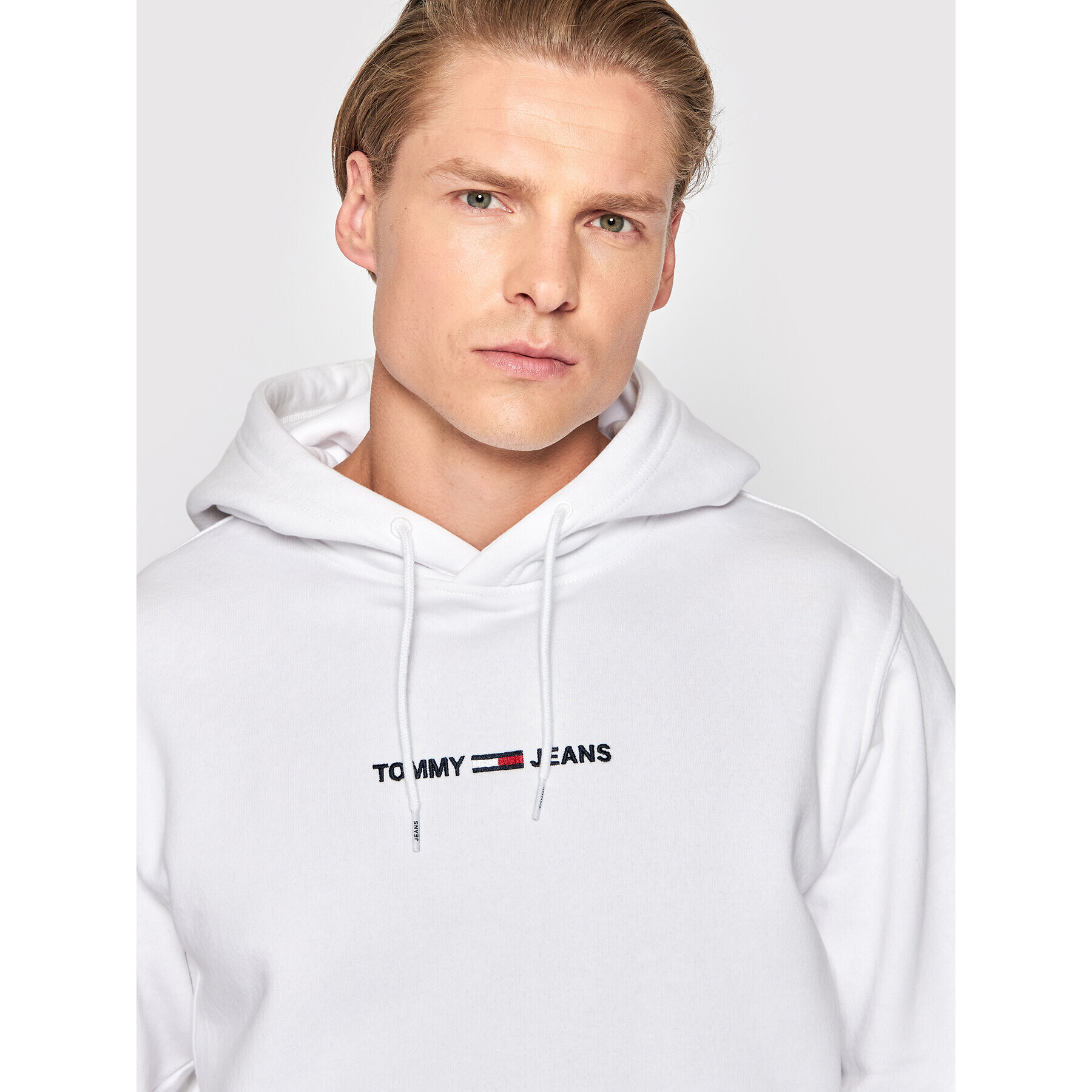 Tommy Jeans Mikina Tjm Linear Logo DM0DM12942 Bílá Regular Fit - Pepit.cz