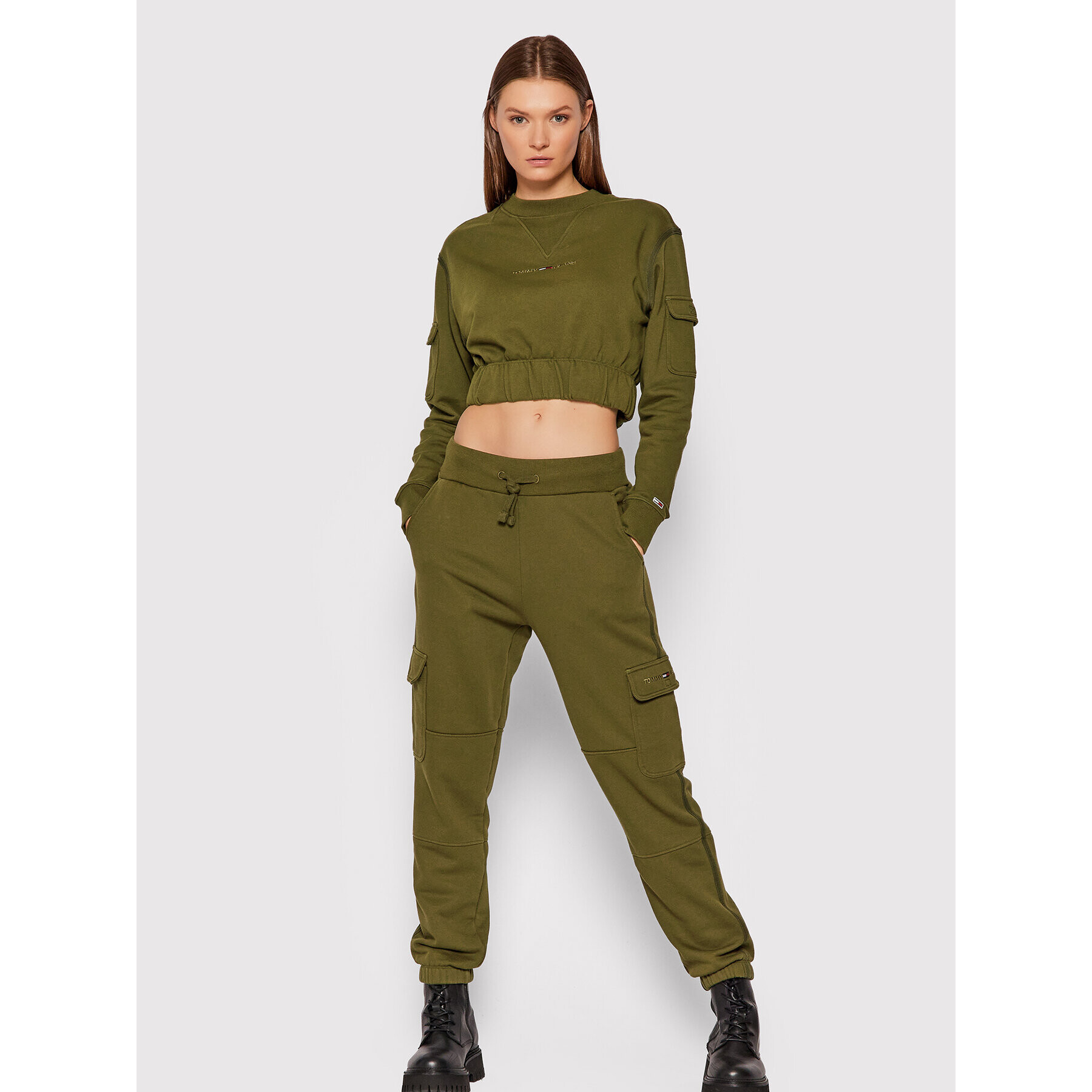 Tommy Jeans Mikina Tjw Crop Utility Crew DW0DW10393 Zelená Cropped Fit - Pepit.cz