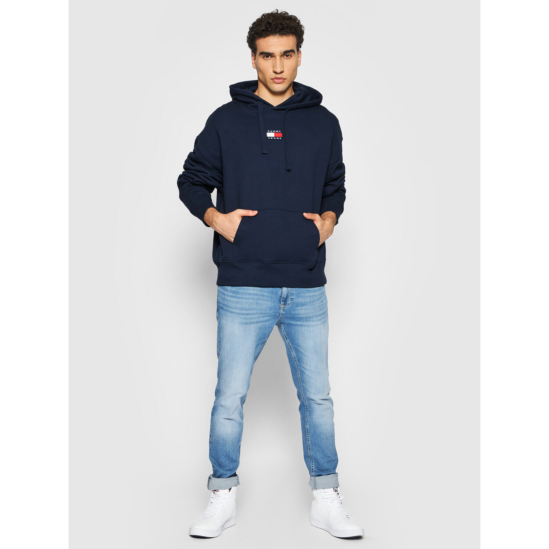 Tommy Jeans Mikina Tommy Badge DM0DM10904 Tmavomodrá Regular Fit - Pepit.cz