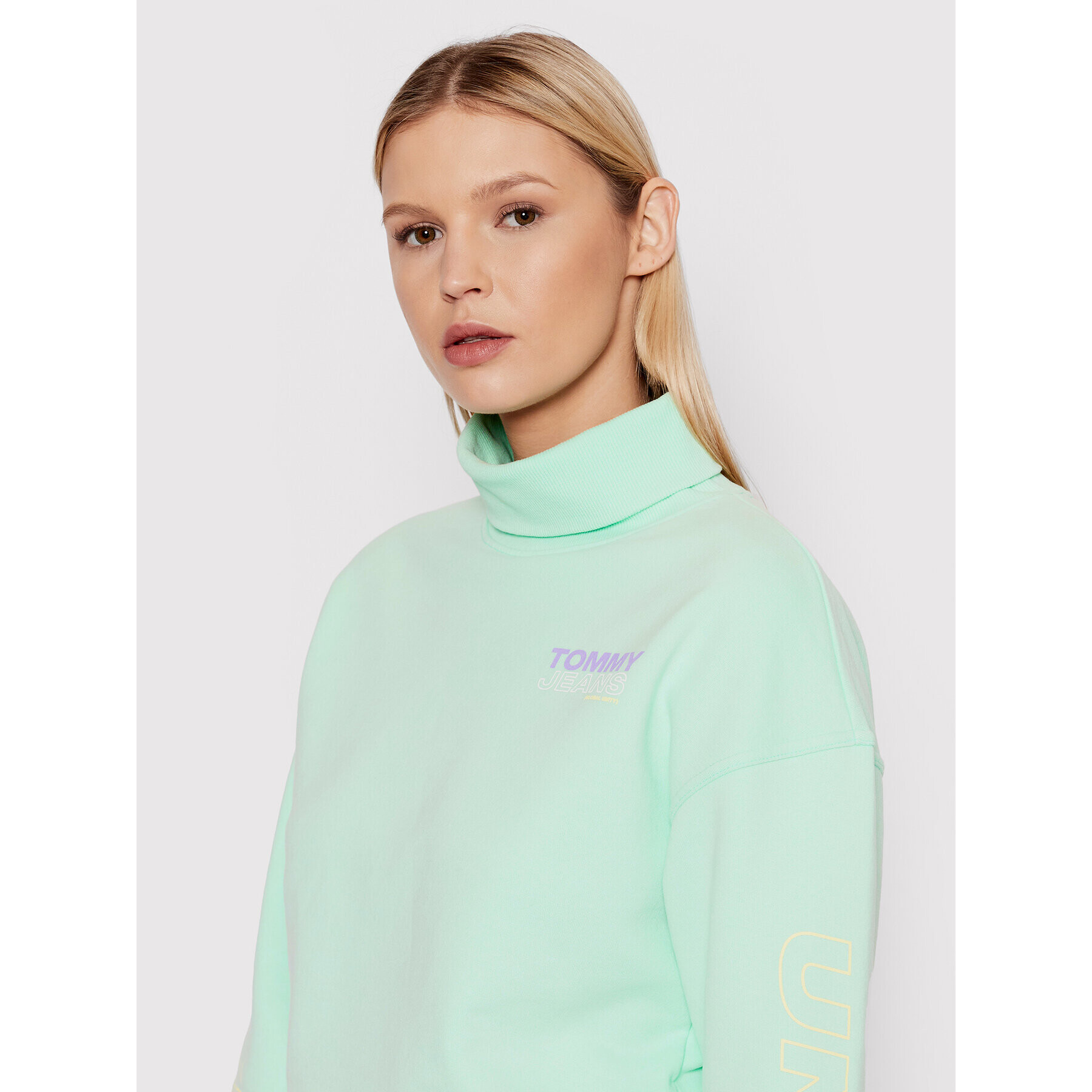 Tommy Jeans Mikina Unitees3 Turtle Neck DW0DW11822 Zelená Boxy Fit - Pepit.cz