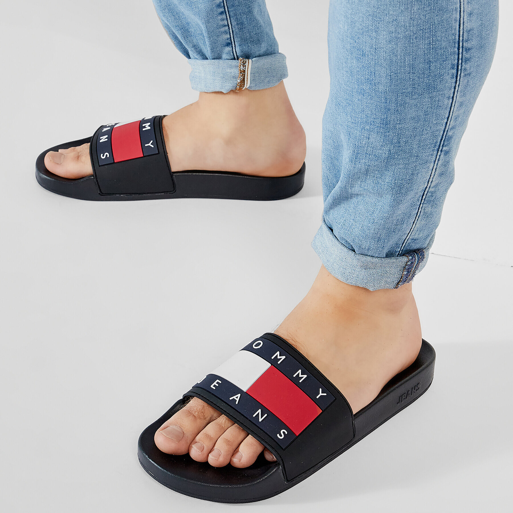 Tommy Jeans Nazouváky Flag Pool Slide EM0EM00689 Černá - Pepit.cz