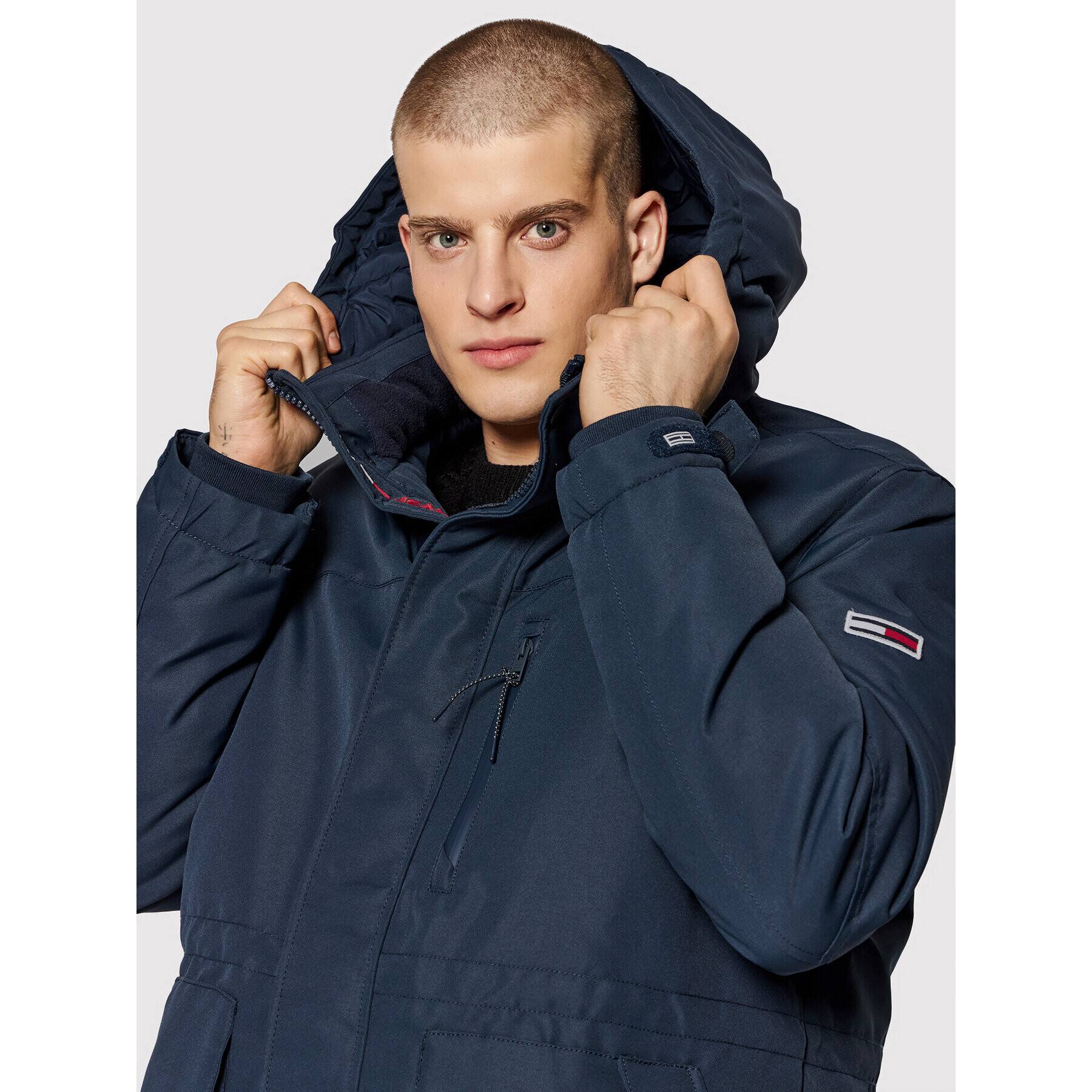 Tommy Jeans Parka Tech DM0DM11180 Tmavomodrá Regular Fit - Pepit.cz