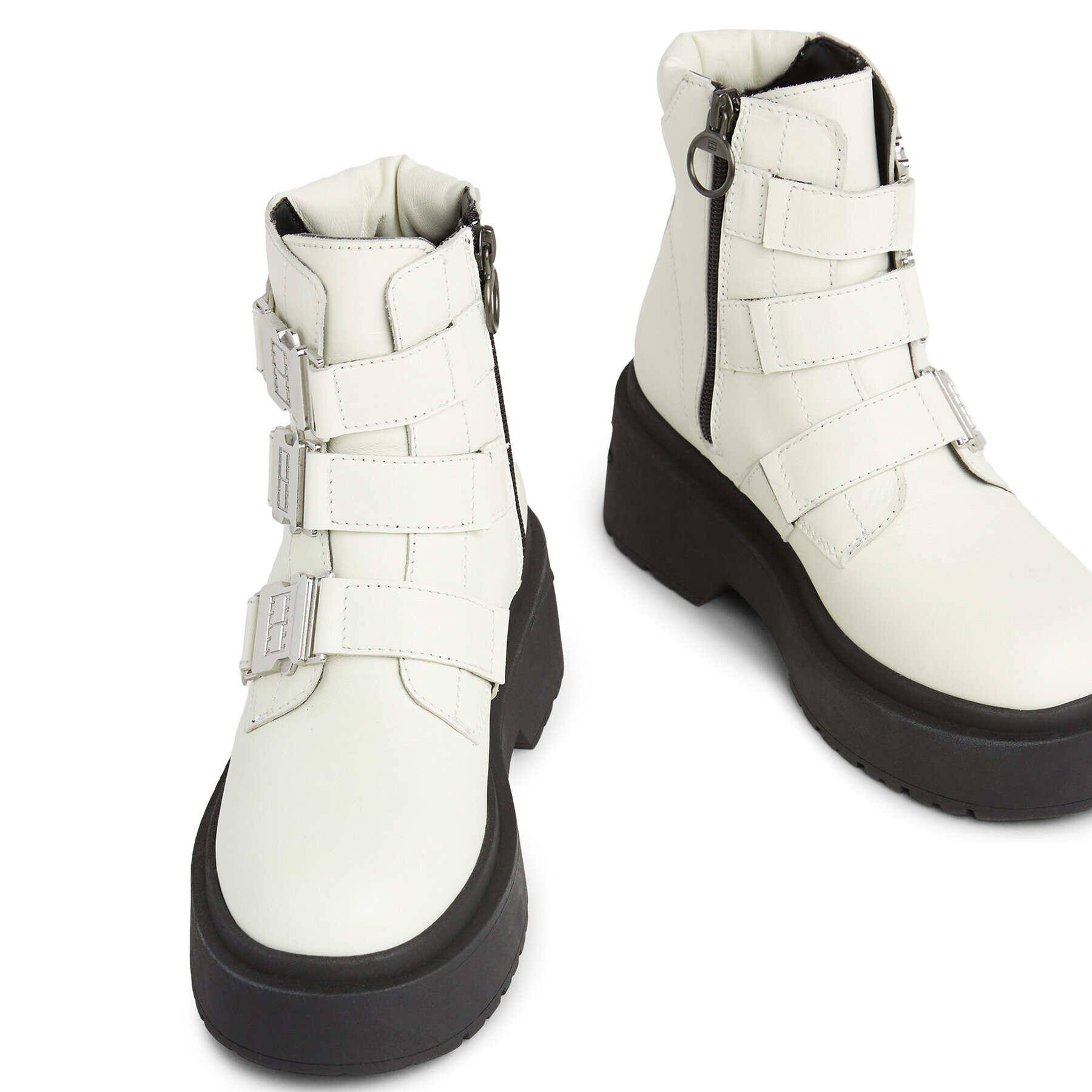 Tommy Jeans Polokozačky Tjw Chunky Boot Hardware EN0EN02443 Bílá - Pepit.cz