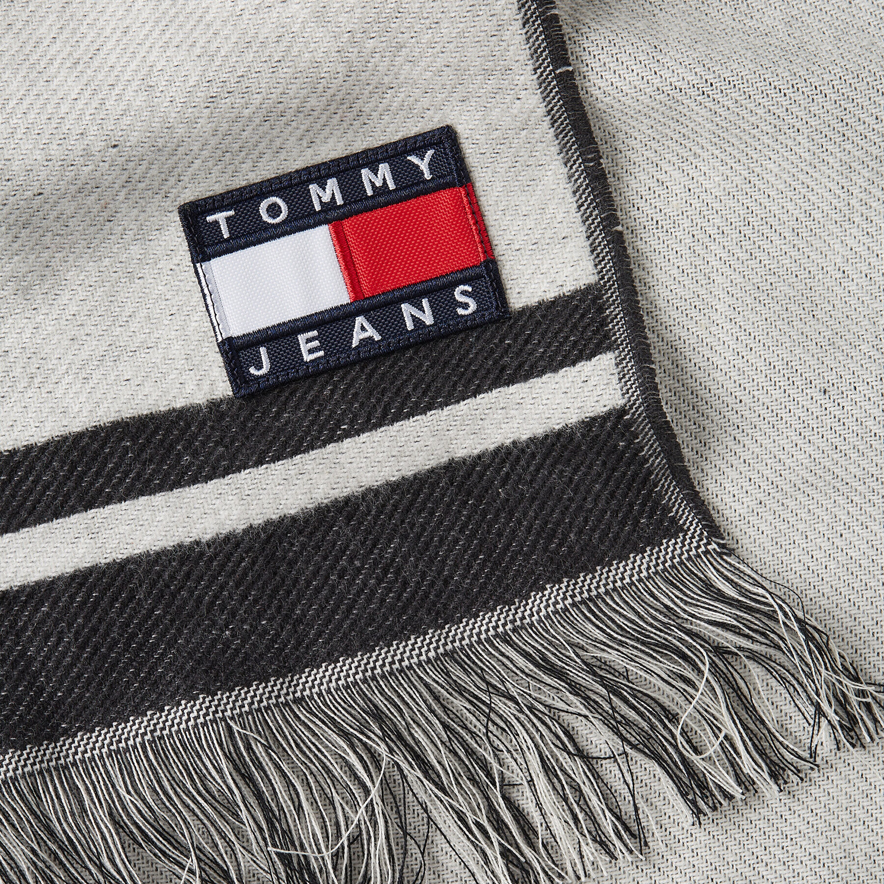 Tommy Jeans Šál Tjm Heritage Oversized Scarf AM0AM11704 Černá - Pepit.cz