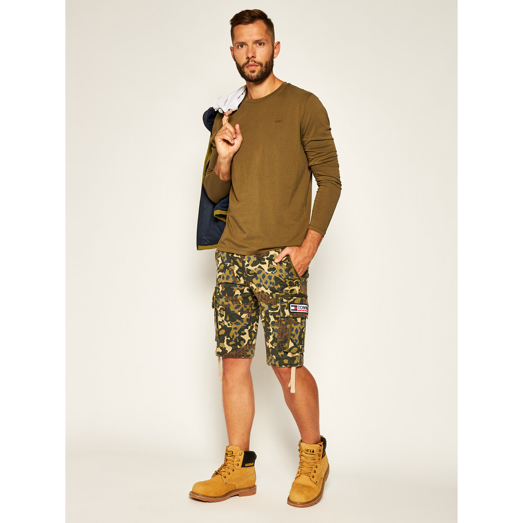 Tommy Jeans Šortky z materiálu Tjm Camo Print Cargo DM0DM07937 Zelená Regular Fit - Pepit.cz