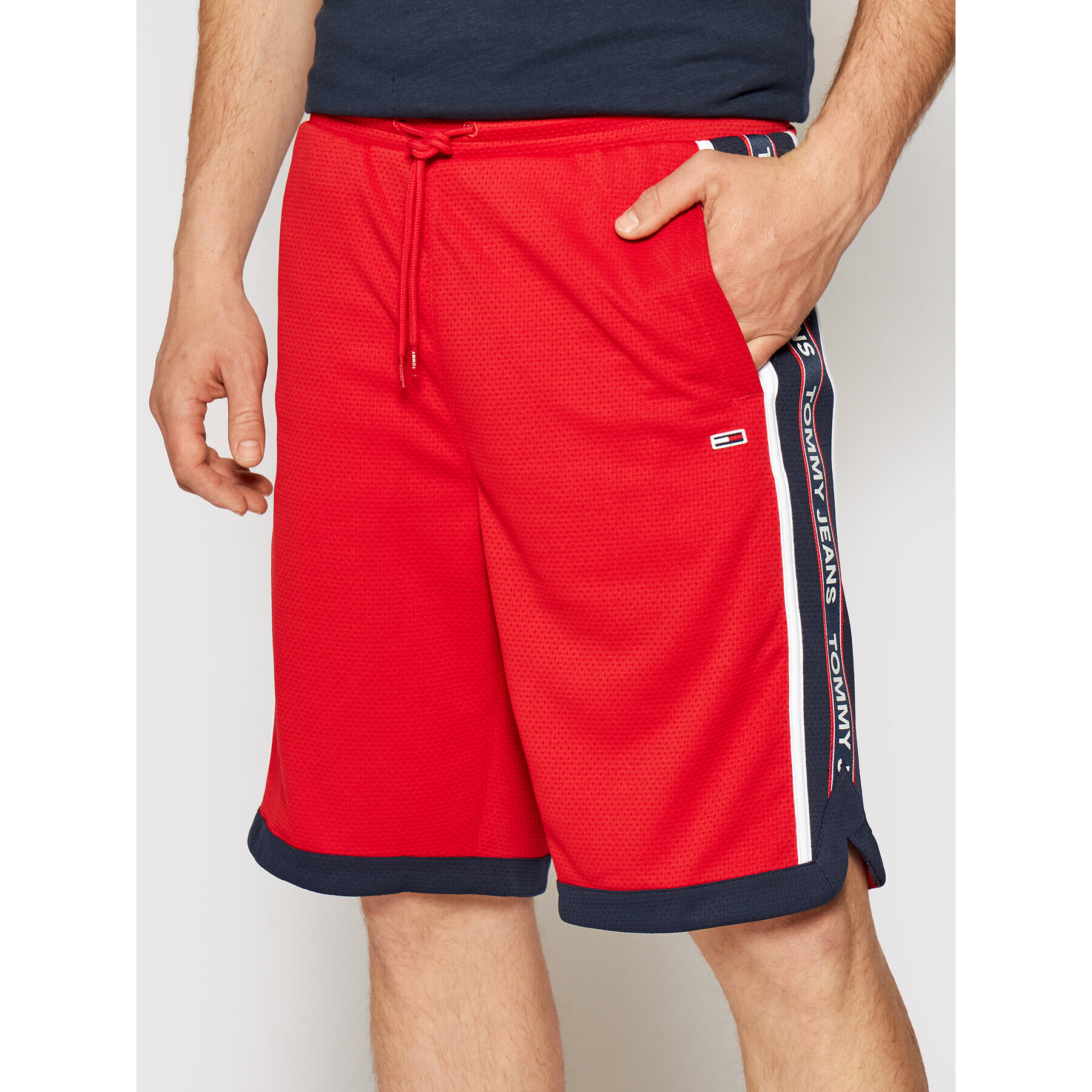 Tommy Jeans Sportovní kraťasy Tjm Mesh Basketball DM0DM10601 Červená Relaxed Fit - Pepit.cz