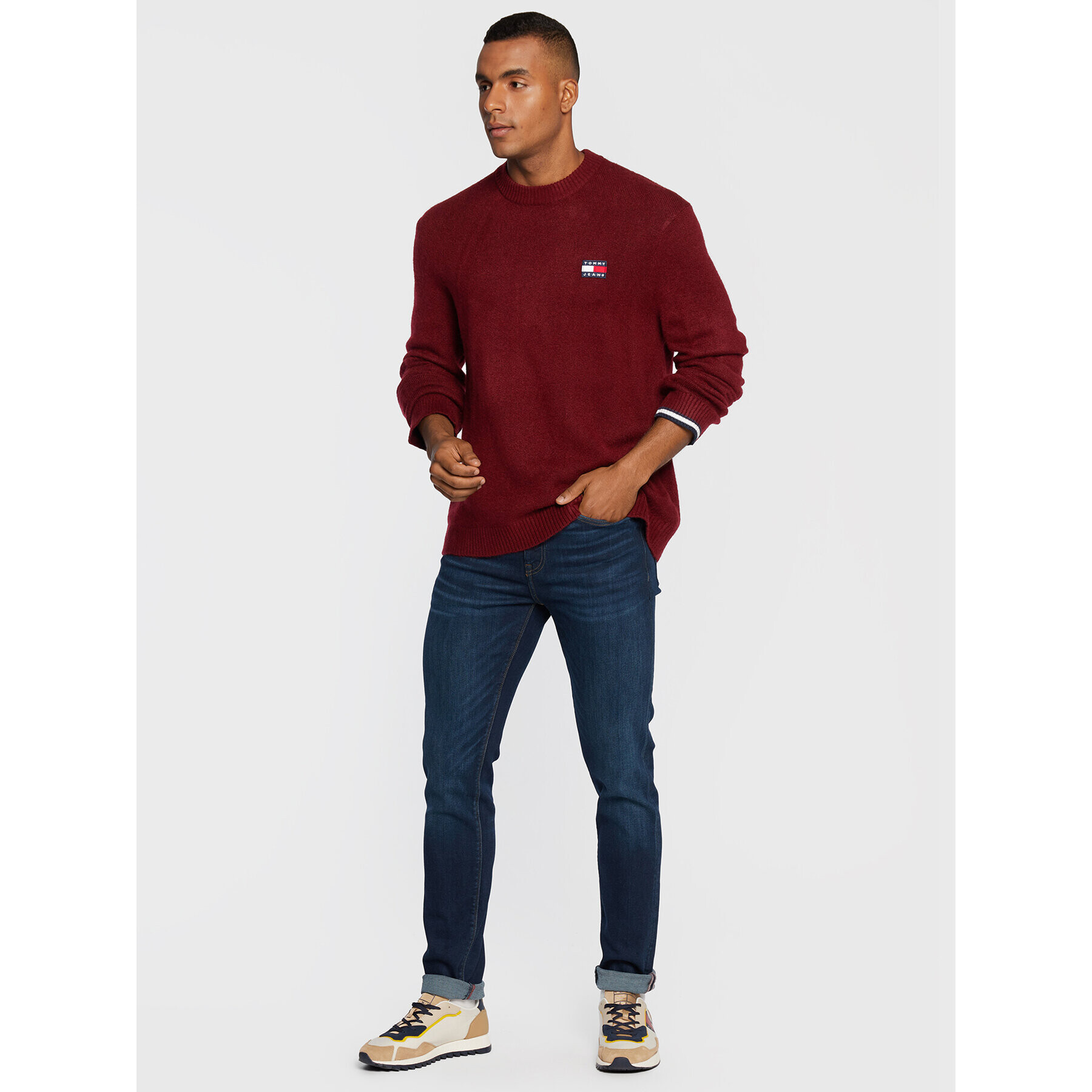 Tommy Jeans Svetr Badge DM0DM15065 Bordó Relaxed Fit - Pepit.cz