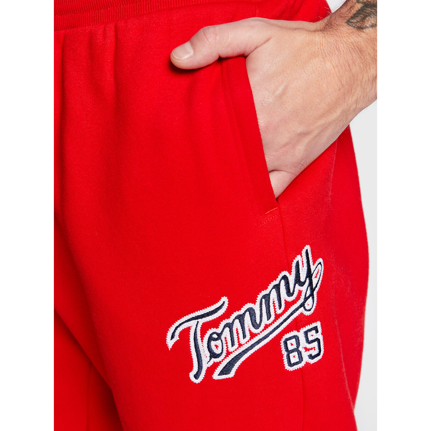 Tommy Jeans Teplákové kalhoty College DM0DM15807 Červená Relaxed Fit - Pepit.cz