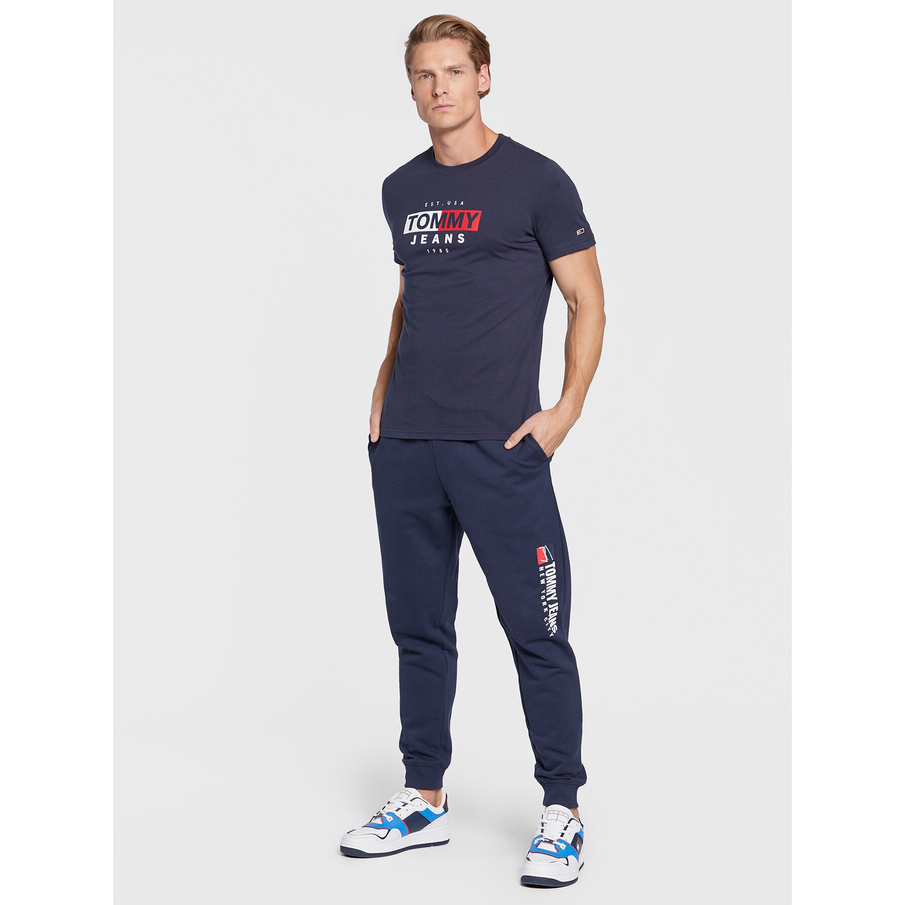 Tommy Jeans Teplákové kalhoty Entry Athletics DM0DM14273 Tmavomodrá Regular Fit - Pepit.cz