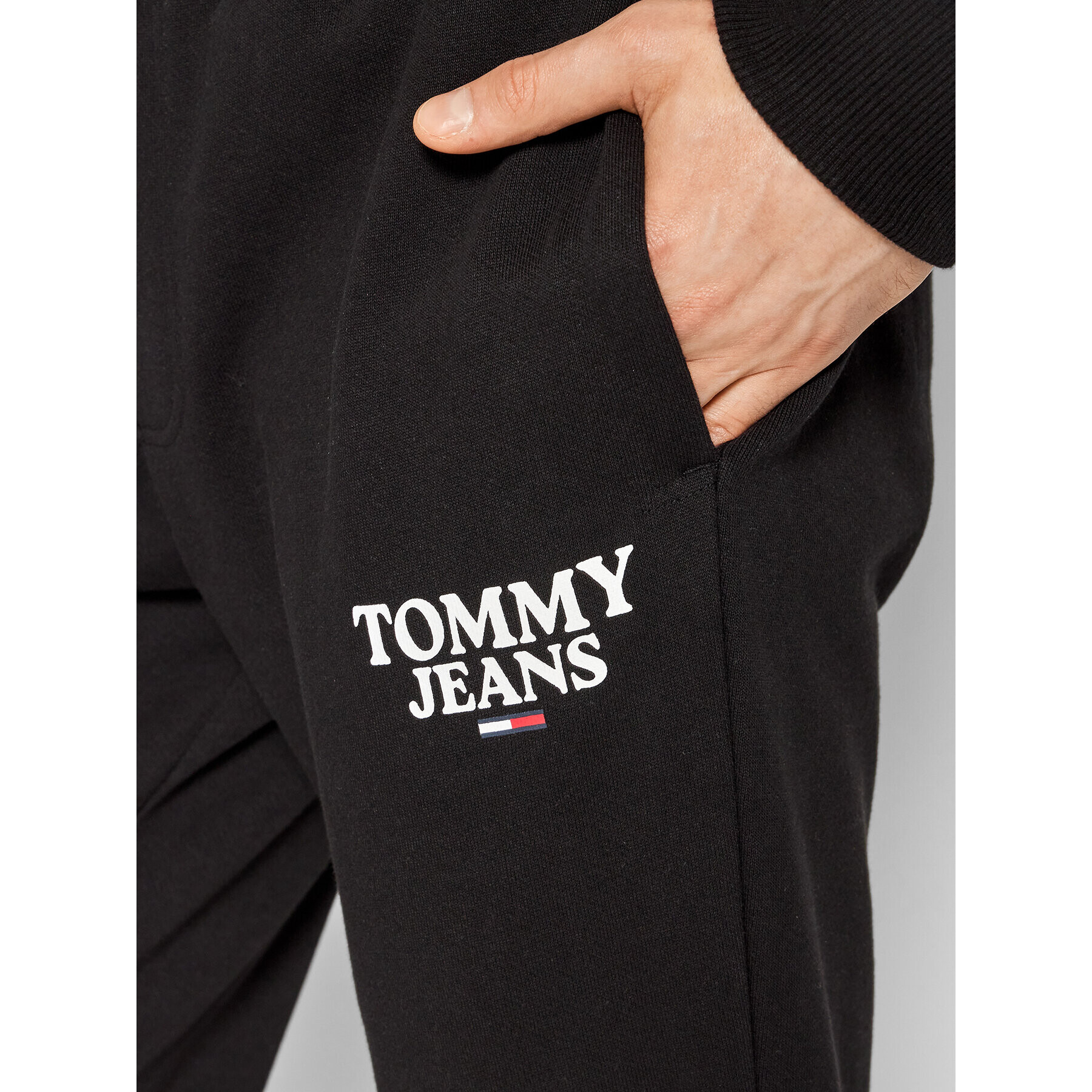 Tommy Jeans Teplákové kalhoty Entry Graphic DM0DM13341 Černá Regular Fit - Pepit.cz