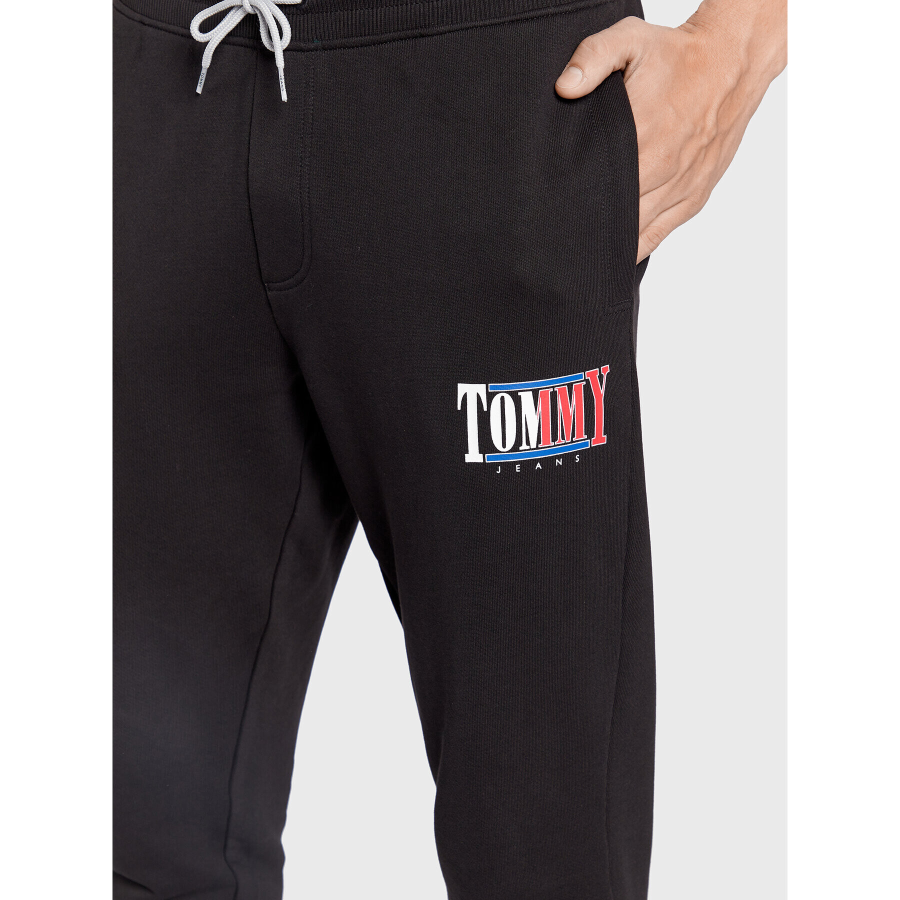 Tommy Jeans Teplákové kalhoty Essential Graphic DM0DM15031 Černá Slim Fit - Pepit.cz