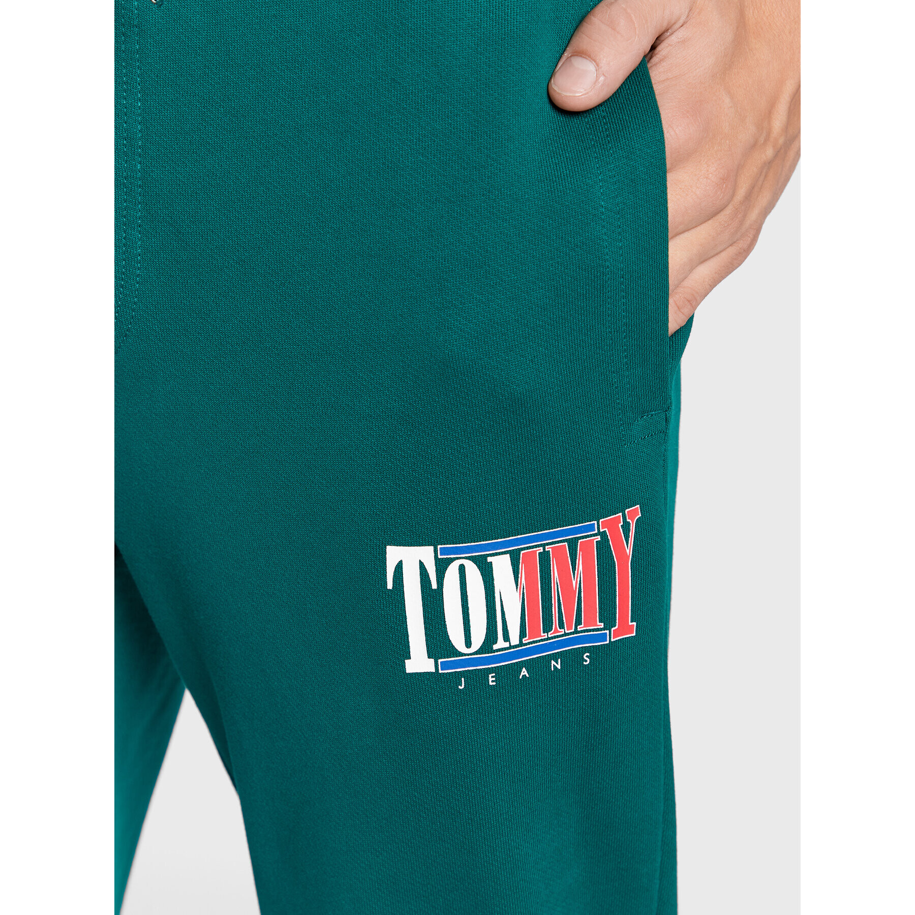 Tommy Jeans Teplákové kalhoty Essential Graphic DM0DM15031 Zelená Slim Fit - Pepit.cz