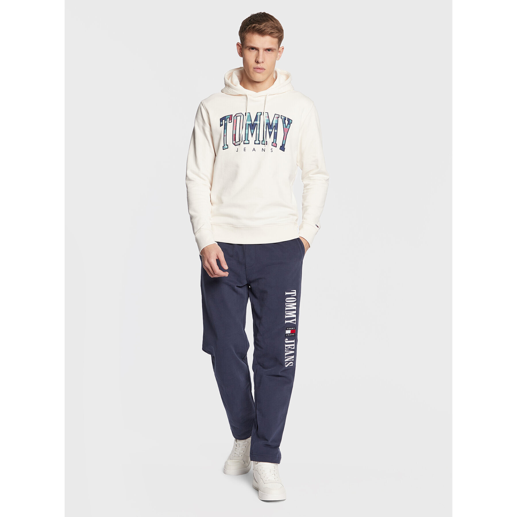 Tommy Jeans Teplákové kalhoty Ethan Archive DM0DM15792 Tmavomodrá Regular Fit - Pepit.cz