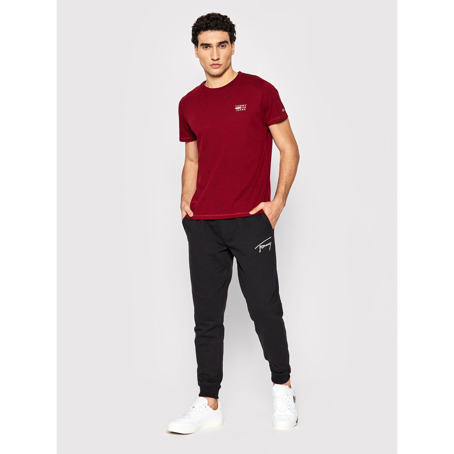 Tommy Jeans Teplákové kalhoty Signature DM0DM12439 Černá Slim Fit - Pepit.cz