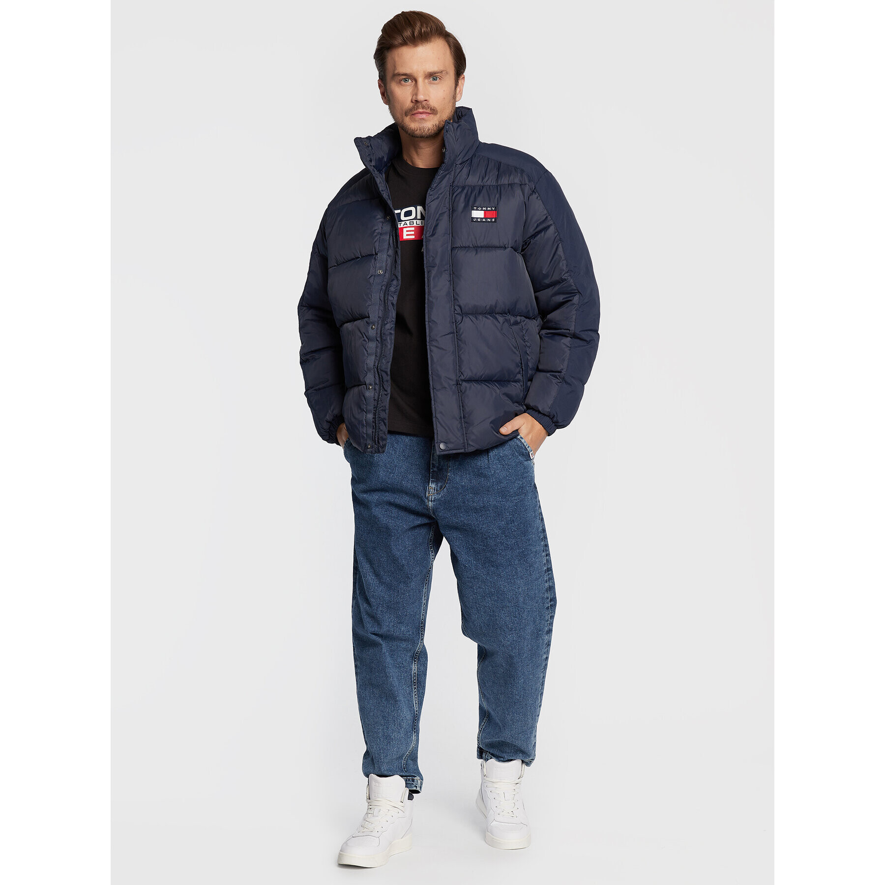 Tommy Jeans Vatovaná bunda Tonal Badge DM0DM15121 Tmavomodrá Regular Fit - Pepit.cz