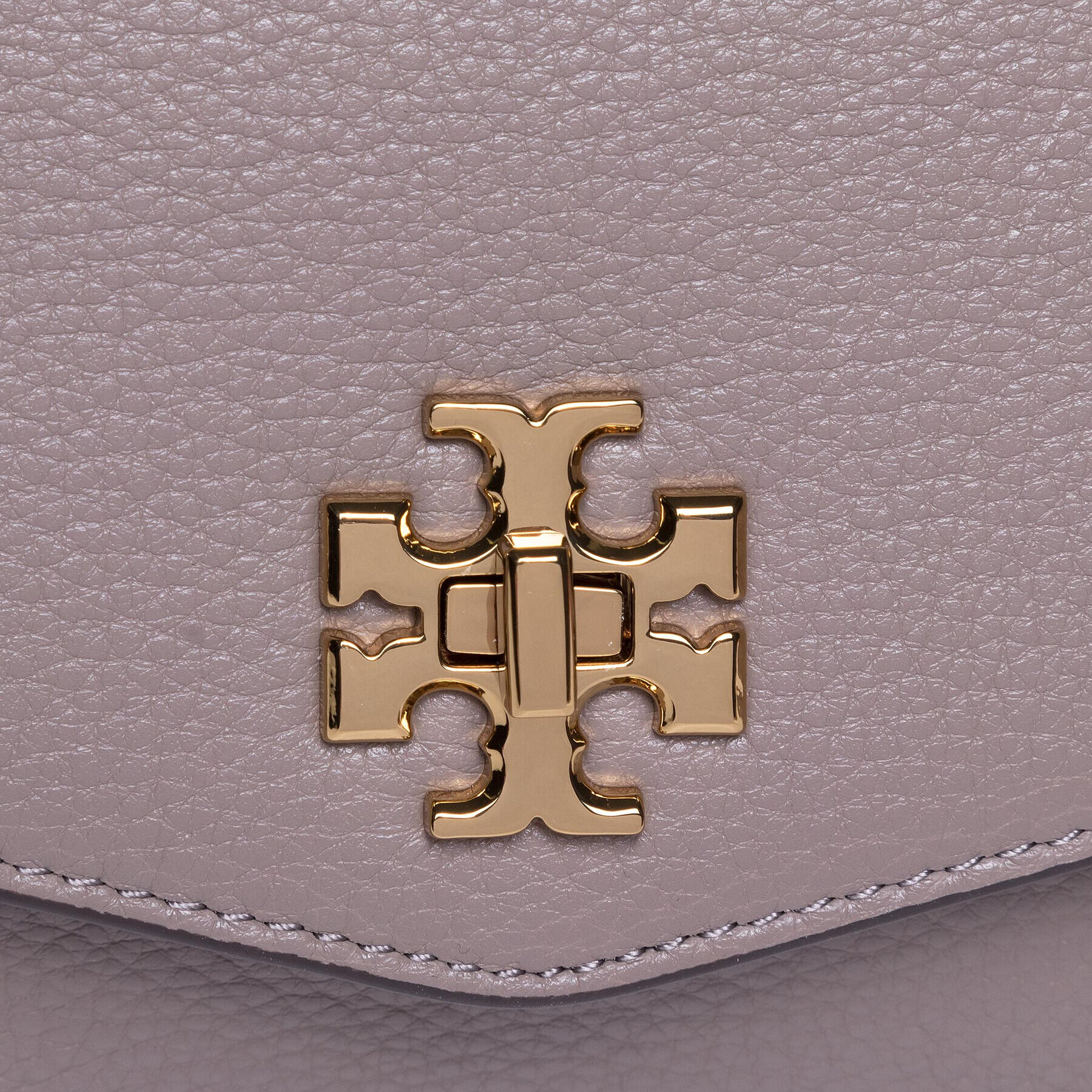 Tory Burch Kabelka Kira Pebbled Chain Wallet 74881 Hnědá - Pepit.cz