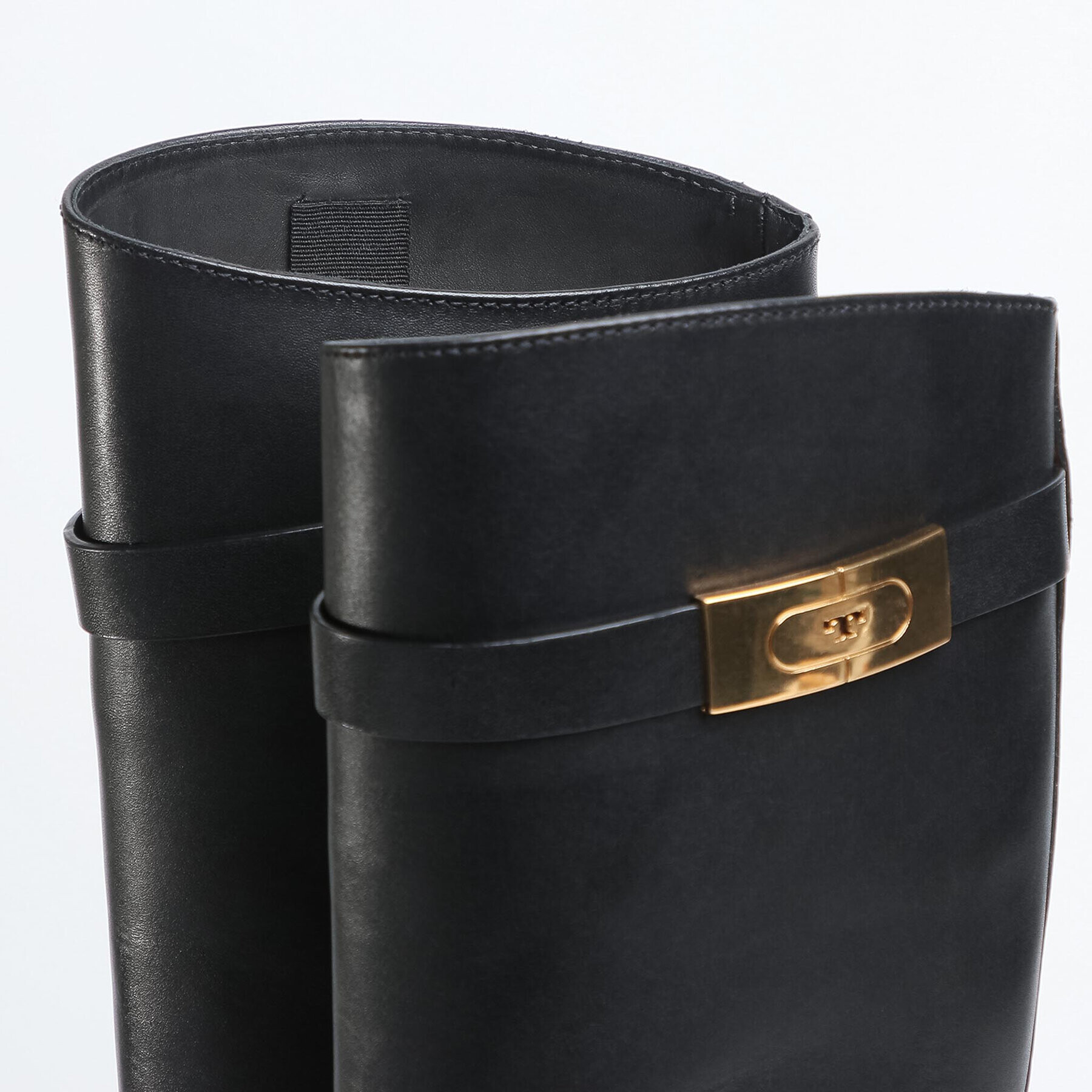 Tory Burch Kozačky ve vojenském stylu Riding Boot 77223 Černá - Pepit.cz