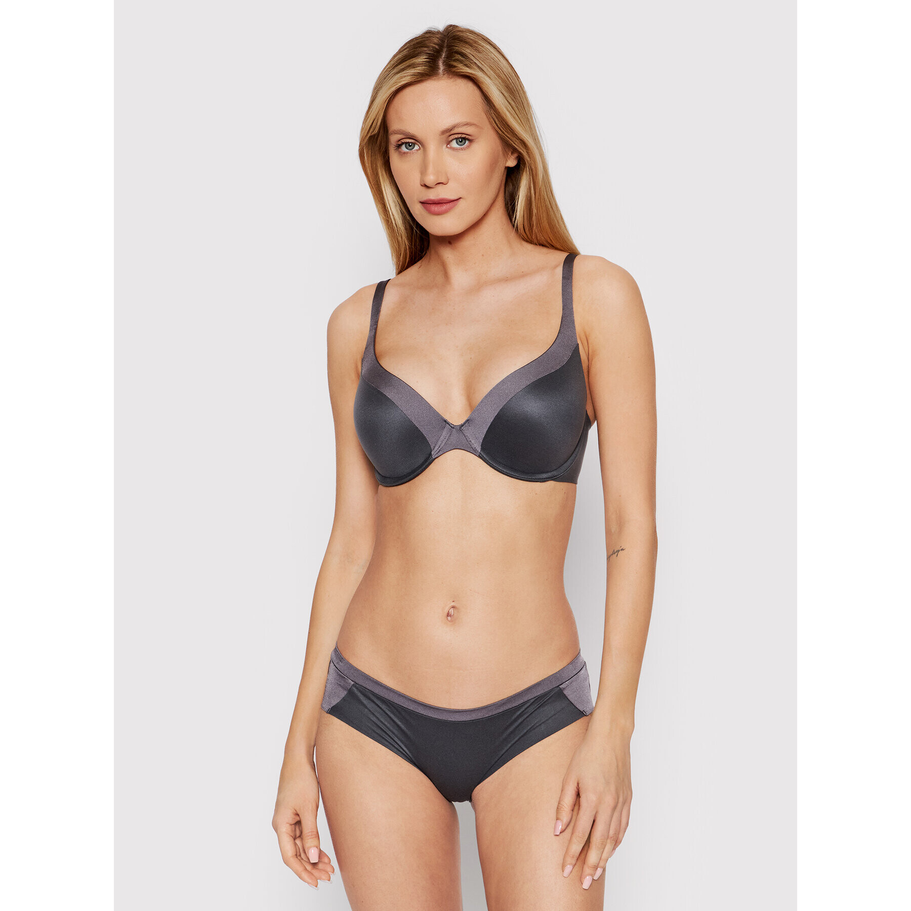 Triumph Podprsenka Push-up Body Make-Up Soft Touch 10205991 Šedá - Pepit.cz