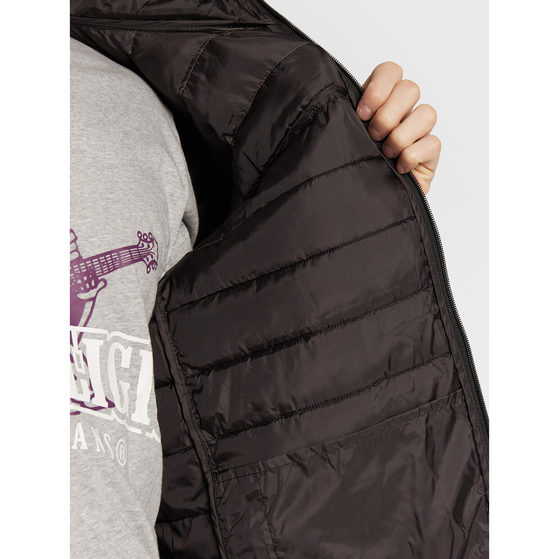 True Religion Vatovaná bunda Light Puffer 106325 Černá Regular Fit - Pepit.cz