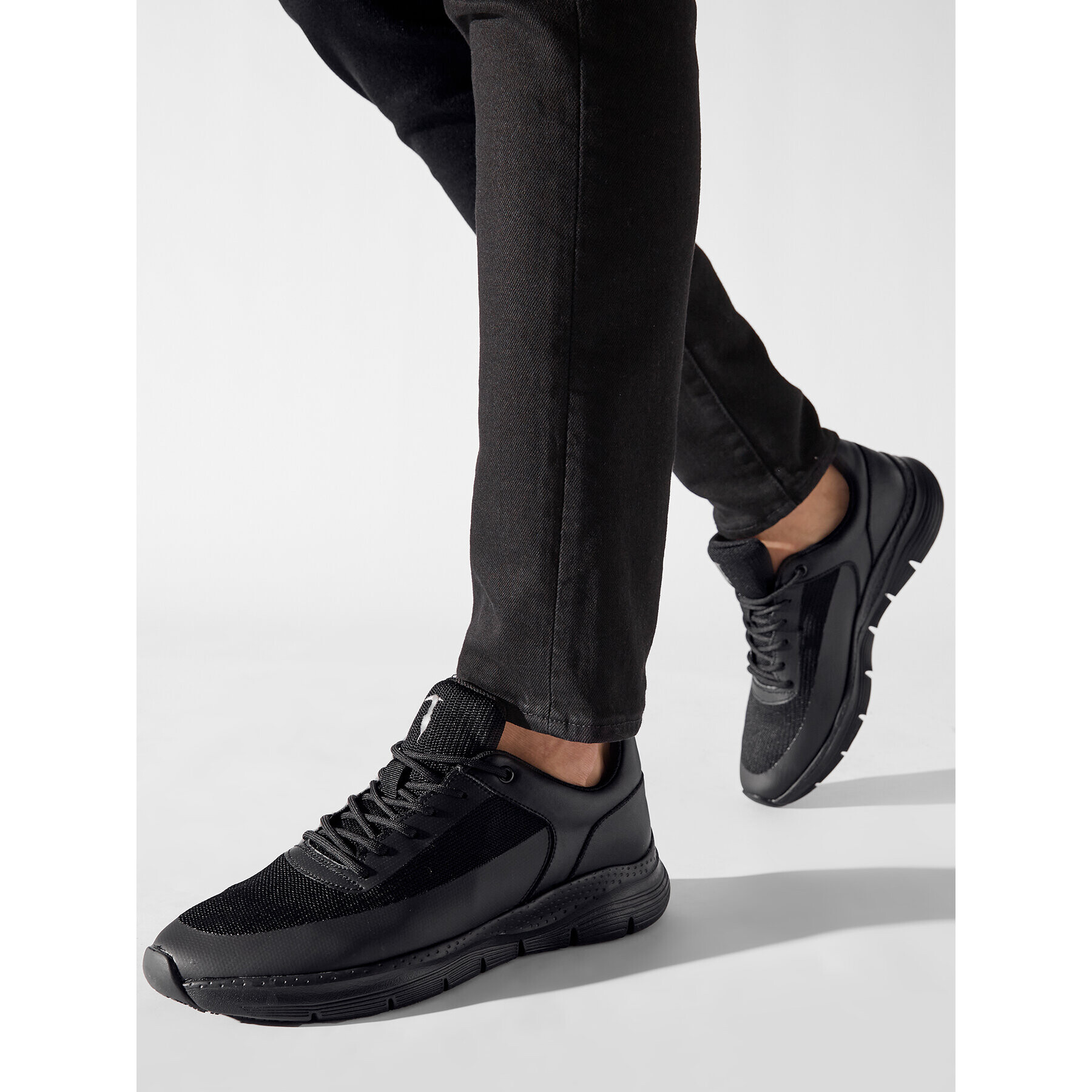 Trussardi Sneakersy 77A00468 Černá - Pepit.cz