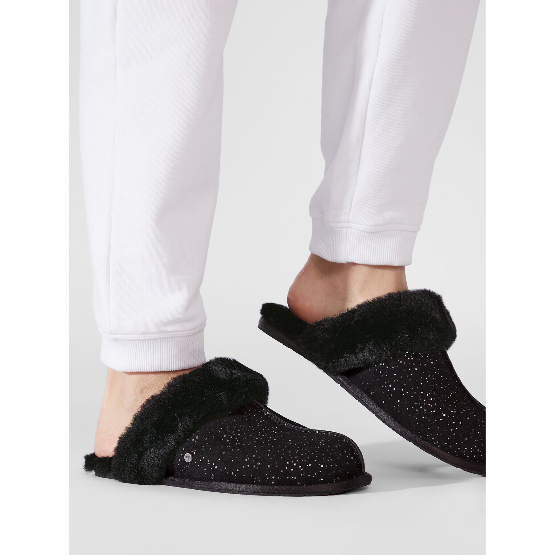 Ugg Bačkory W Scuffette II Metellic Spots 1137530 Černá - Pepit.cz