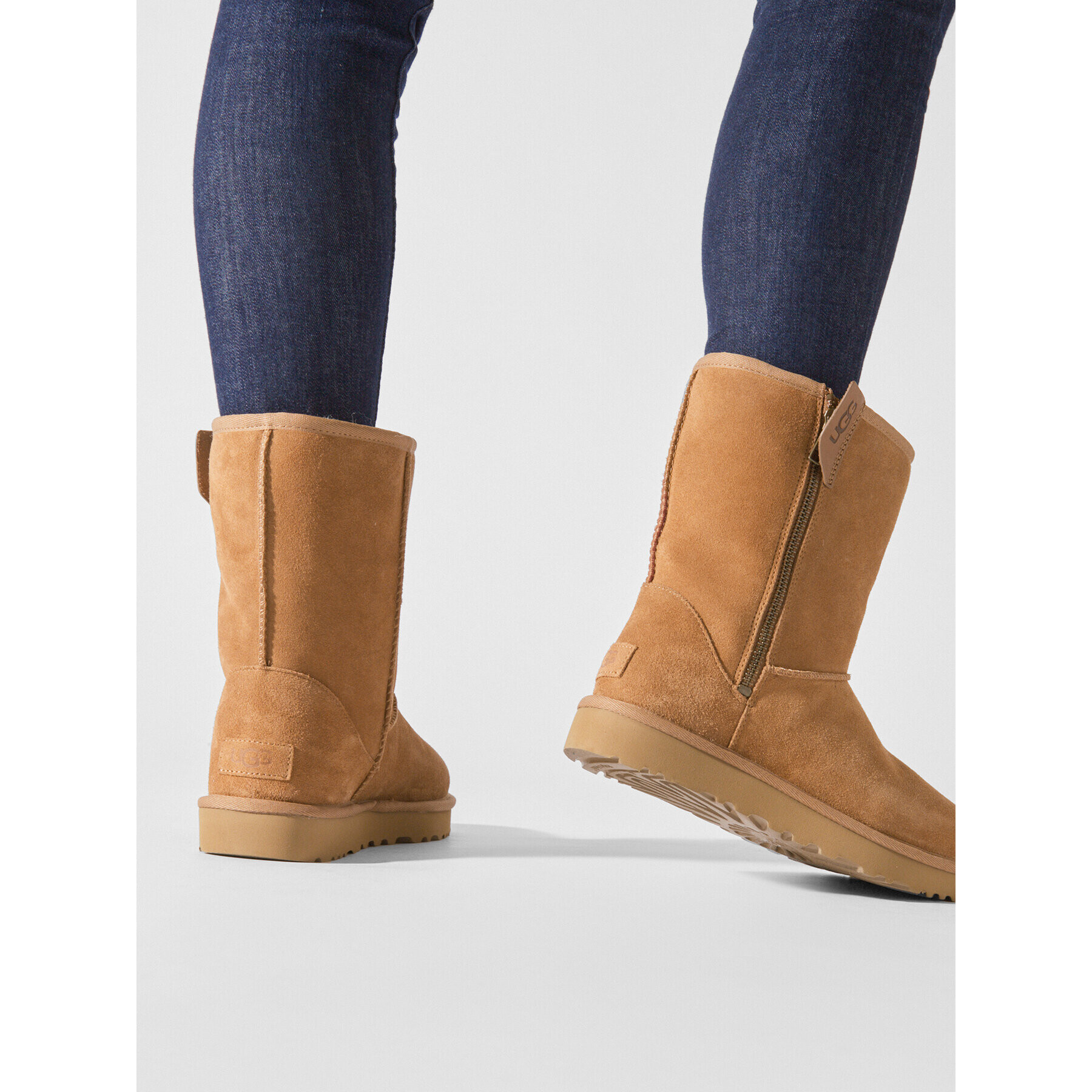 Ugg Boty W Classic Short Bailey Zip 1144043 Hnědá - Pepit.cz