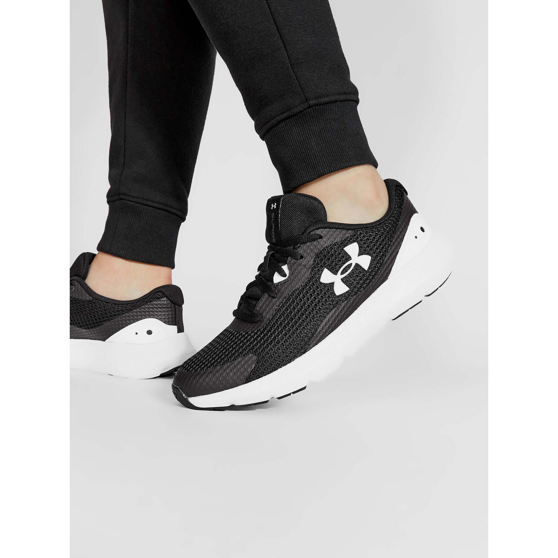 Under Armour Boty Ua Surge 3 3024883-001 Černá - Pepit.cz