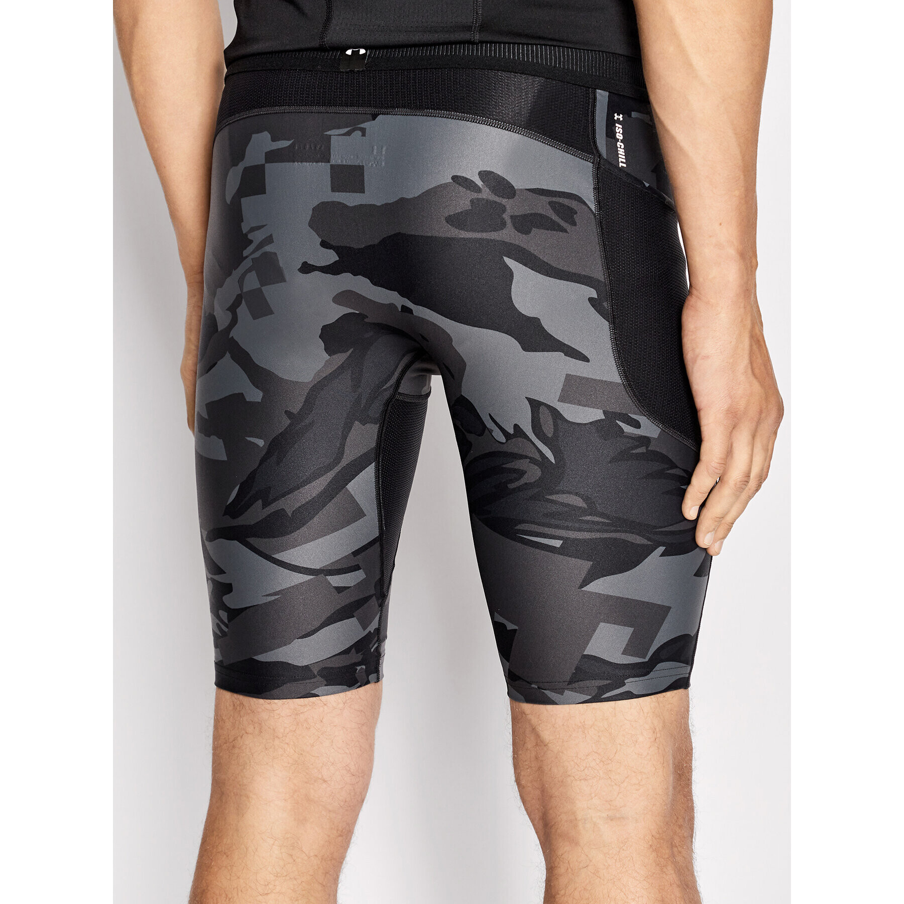 Under Armour Sportovní kraťasy Ua Iso-Chill Compression Print 1361594 Černá Slim Fit - Pepit.cz