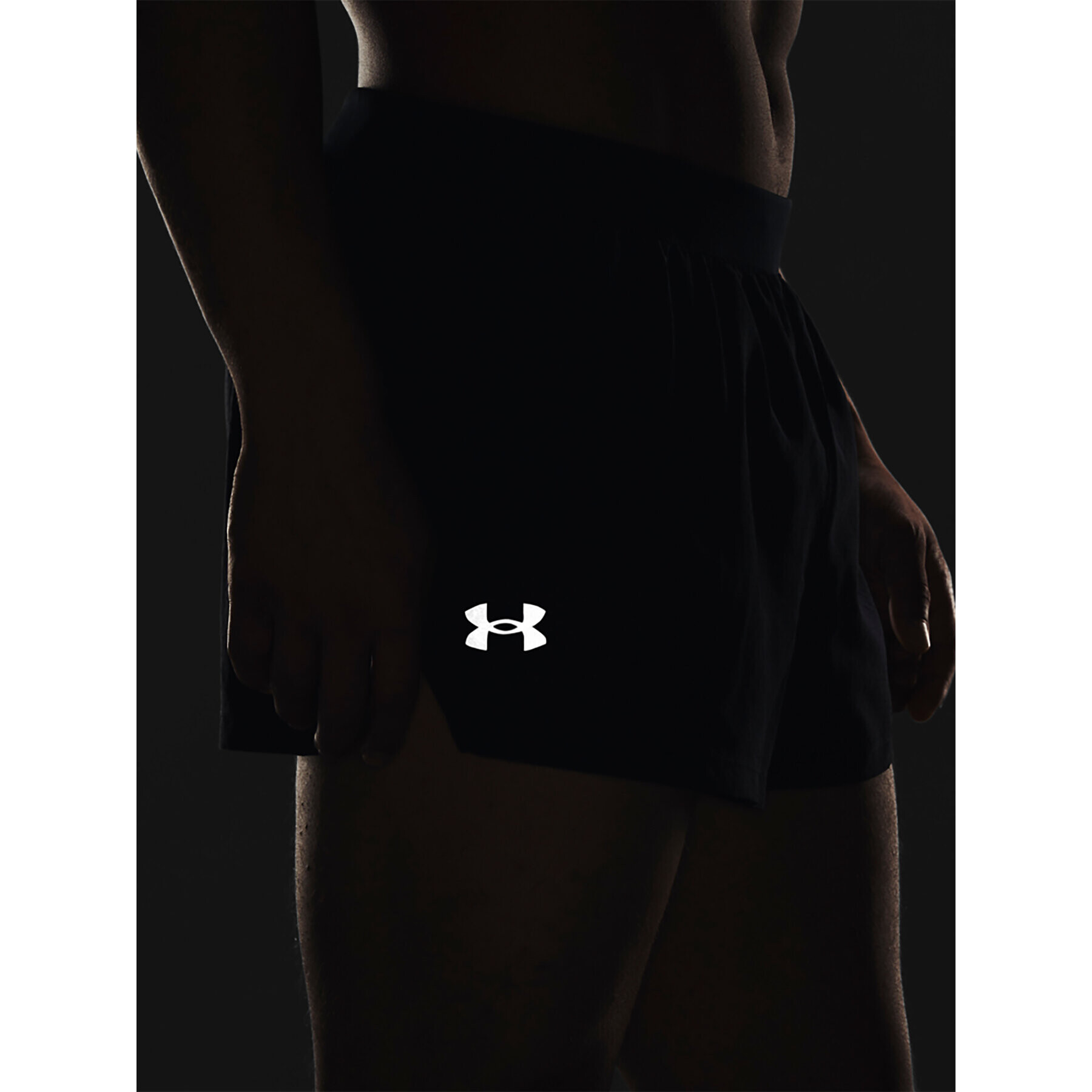 Under Armour Sportovní kraťasy UA LAUNCH SPLIT PERF SHORT 1377813 Černá Regular Fit - Pepit.cz