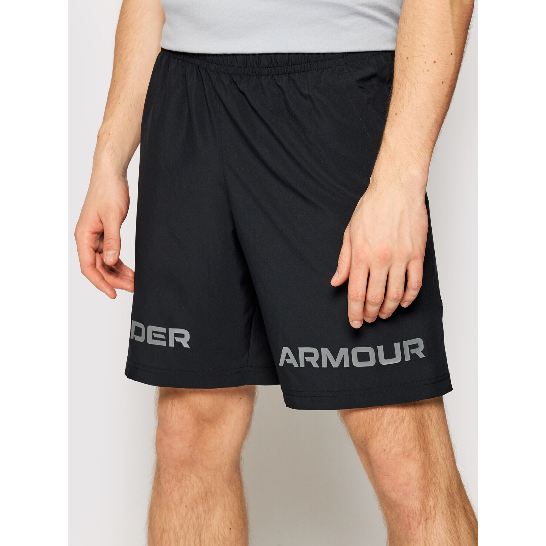 Under Armour Sportovní kraťasy Woven Graphic Wordmark 1361433 Černá Loose Fit - Pepit.cz