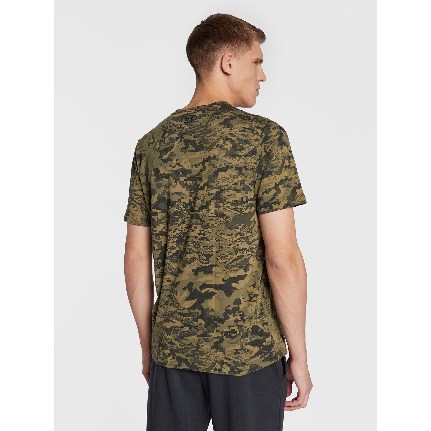 Under Armour T-Shirt 1357727 Khaki Loose Fit - Pepit.cz