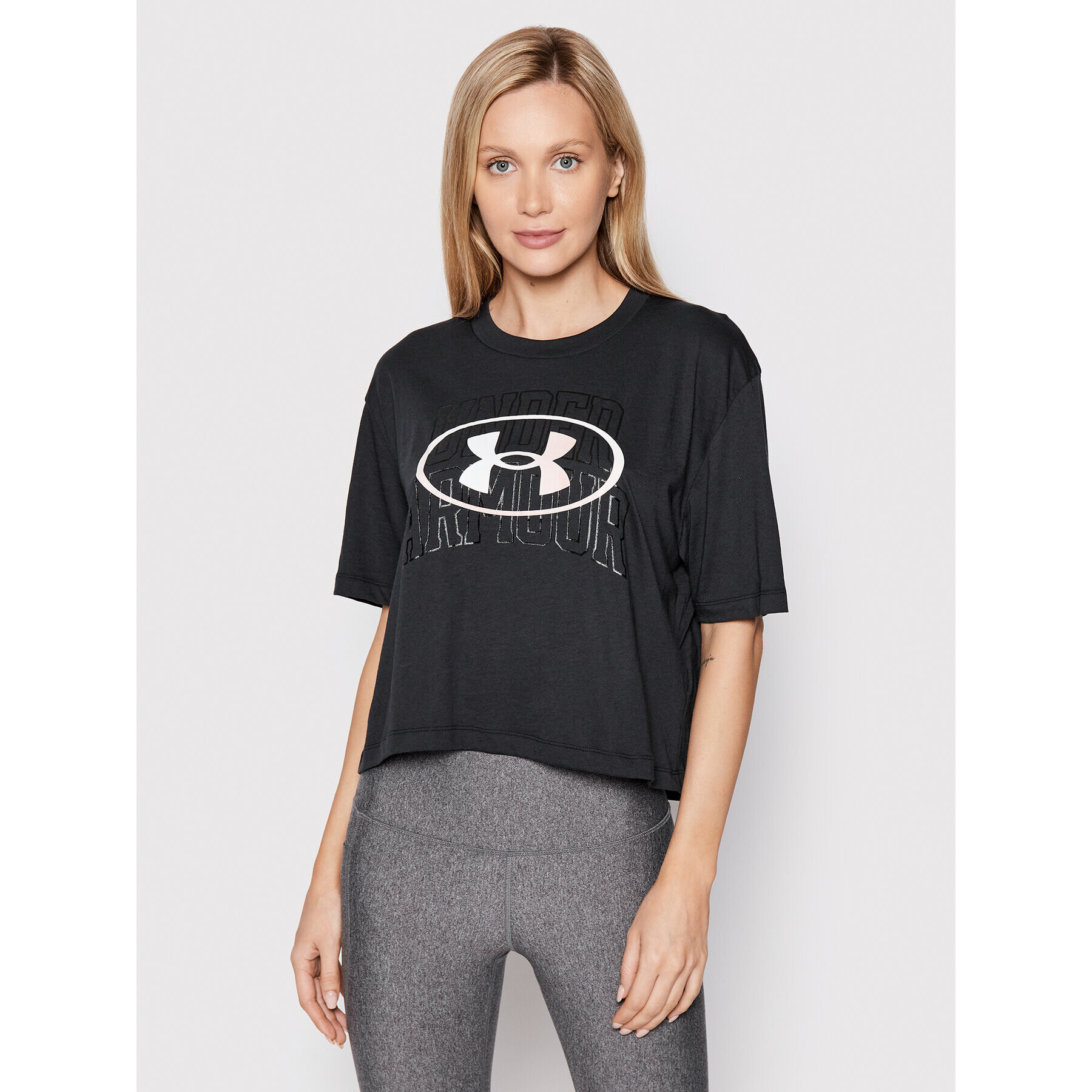 Under Armour T-Shirt Live Novelty 1369881 Černá Loose Fit - Pepit.cz