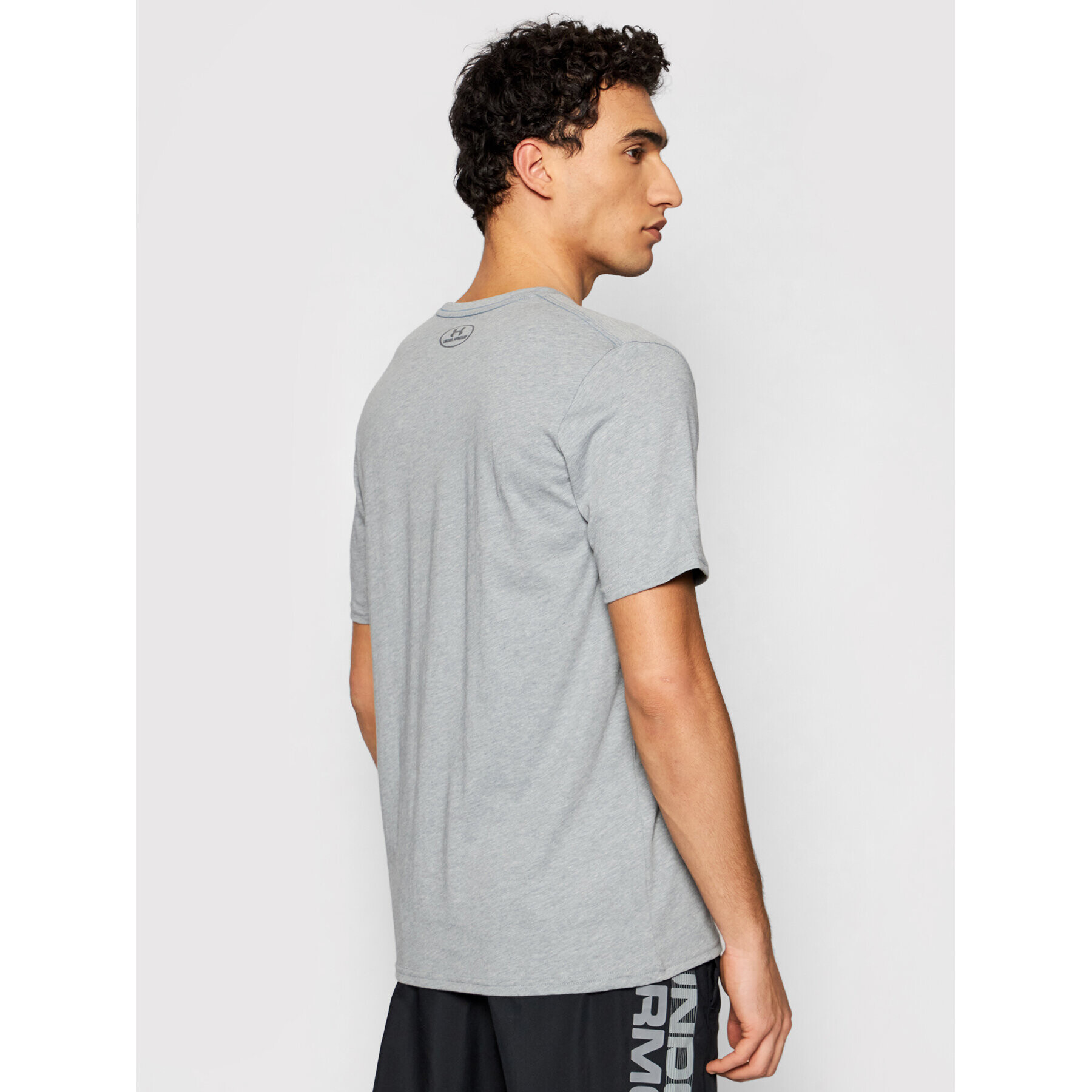 Under Armour T-Shirt Ua Boxed Sportstyle 1329581 Šedá Loose Fit - Pepit.cz