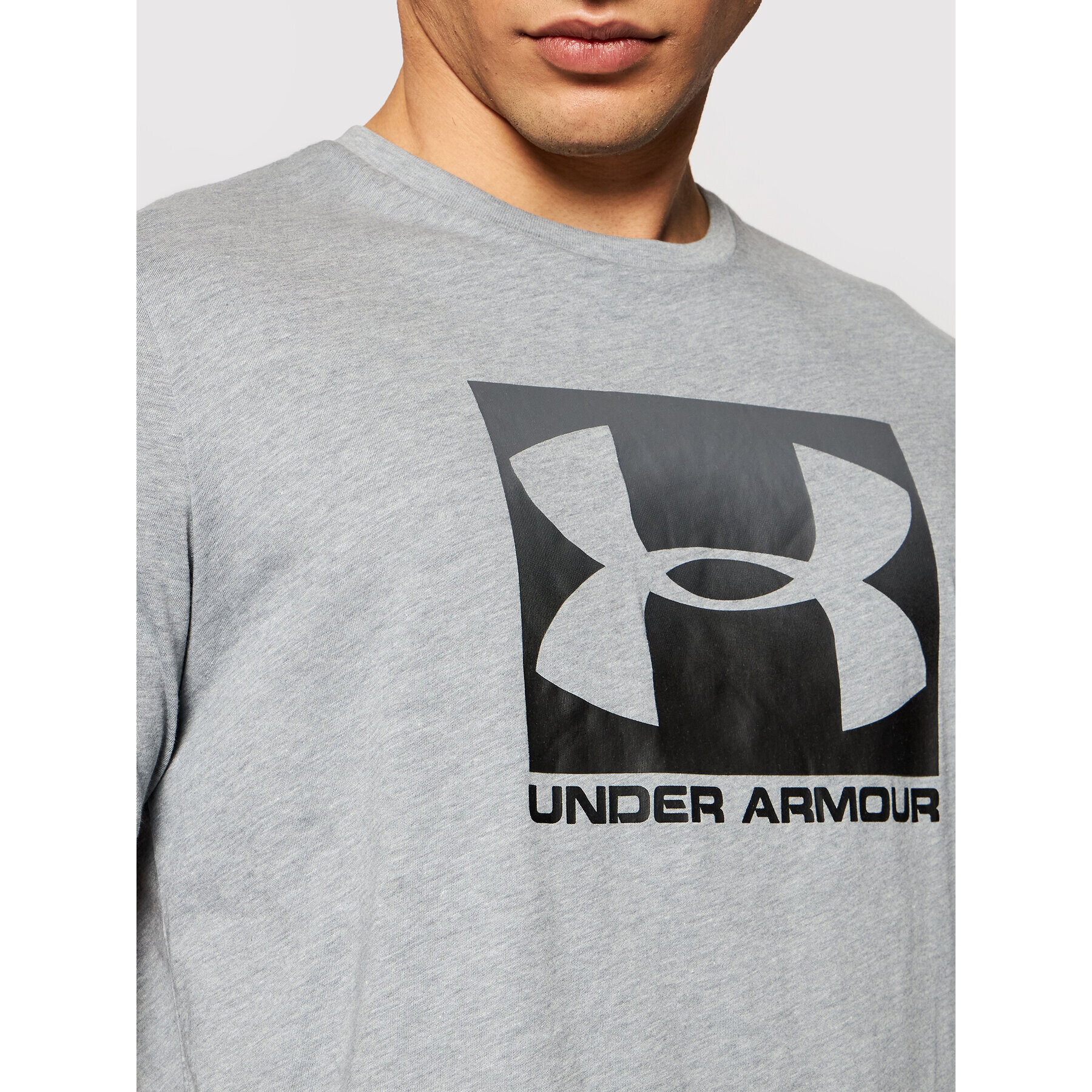 Under Armour T-Shirt Ua Boxed Sportstyle 1329581 Šedá Loose Fit - Pepit.cz