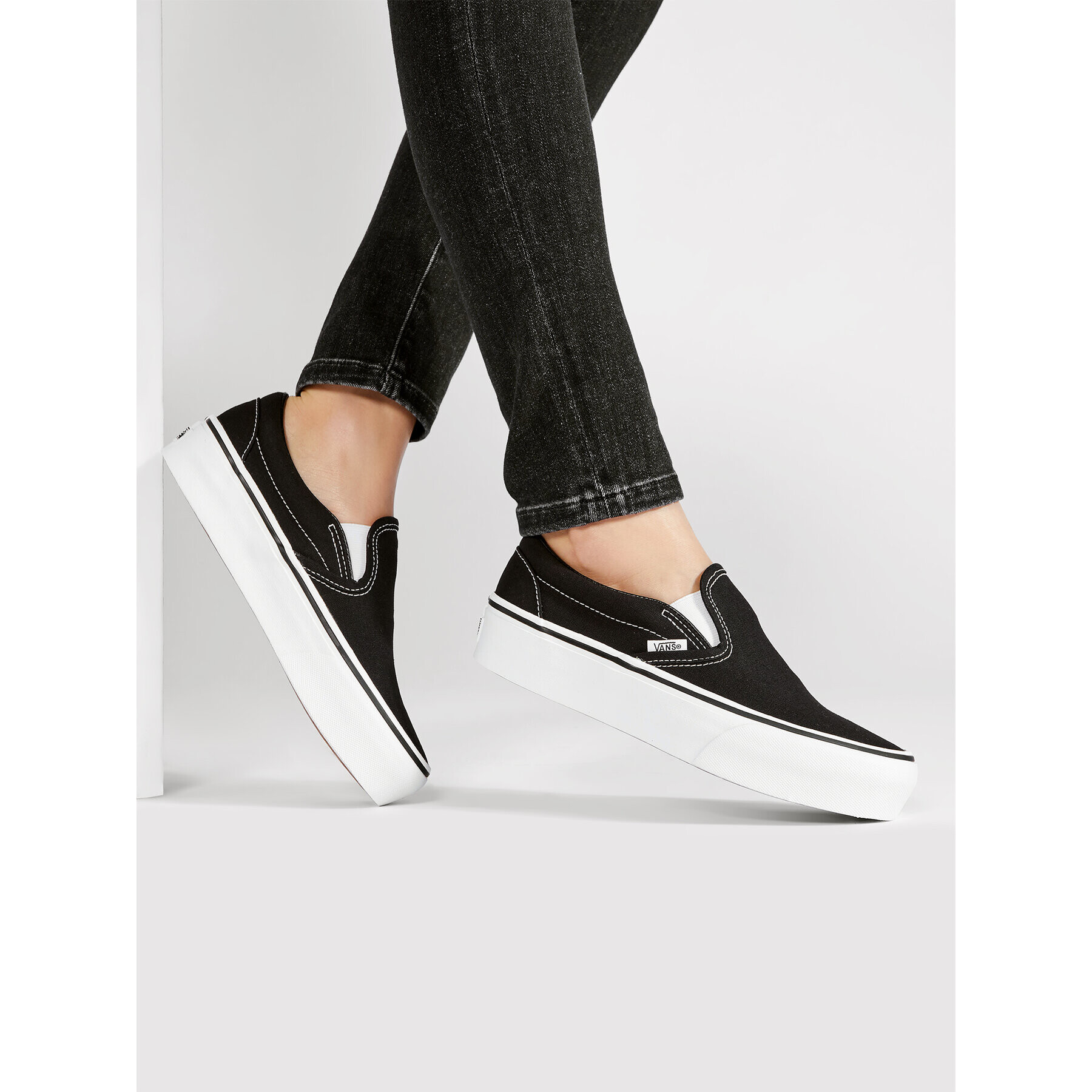 Vans Tenisky Classic Slip-On P VN00018EBLK Černá - Pepit.cz