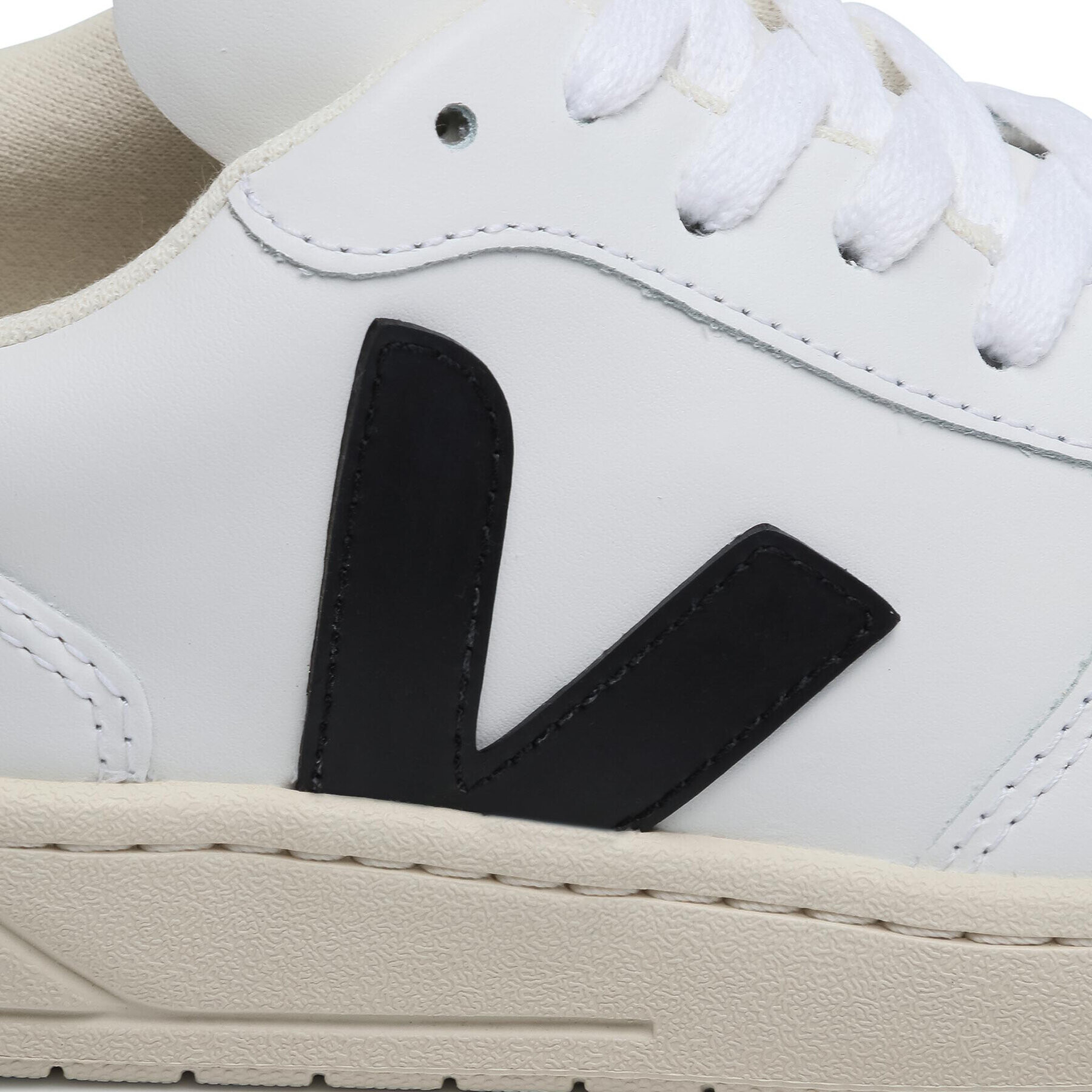 Veja Sneakersy V-10 Leather VX020005A Bílá - Pepit.cz