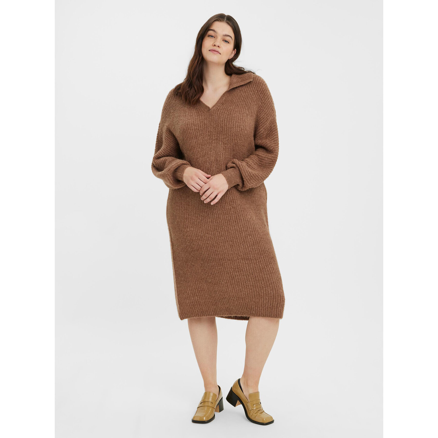 Vero Moda Curve Úpletové šaty Filene 10279539 Hnědá Regular Fit - Pepit.cz