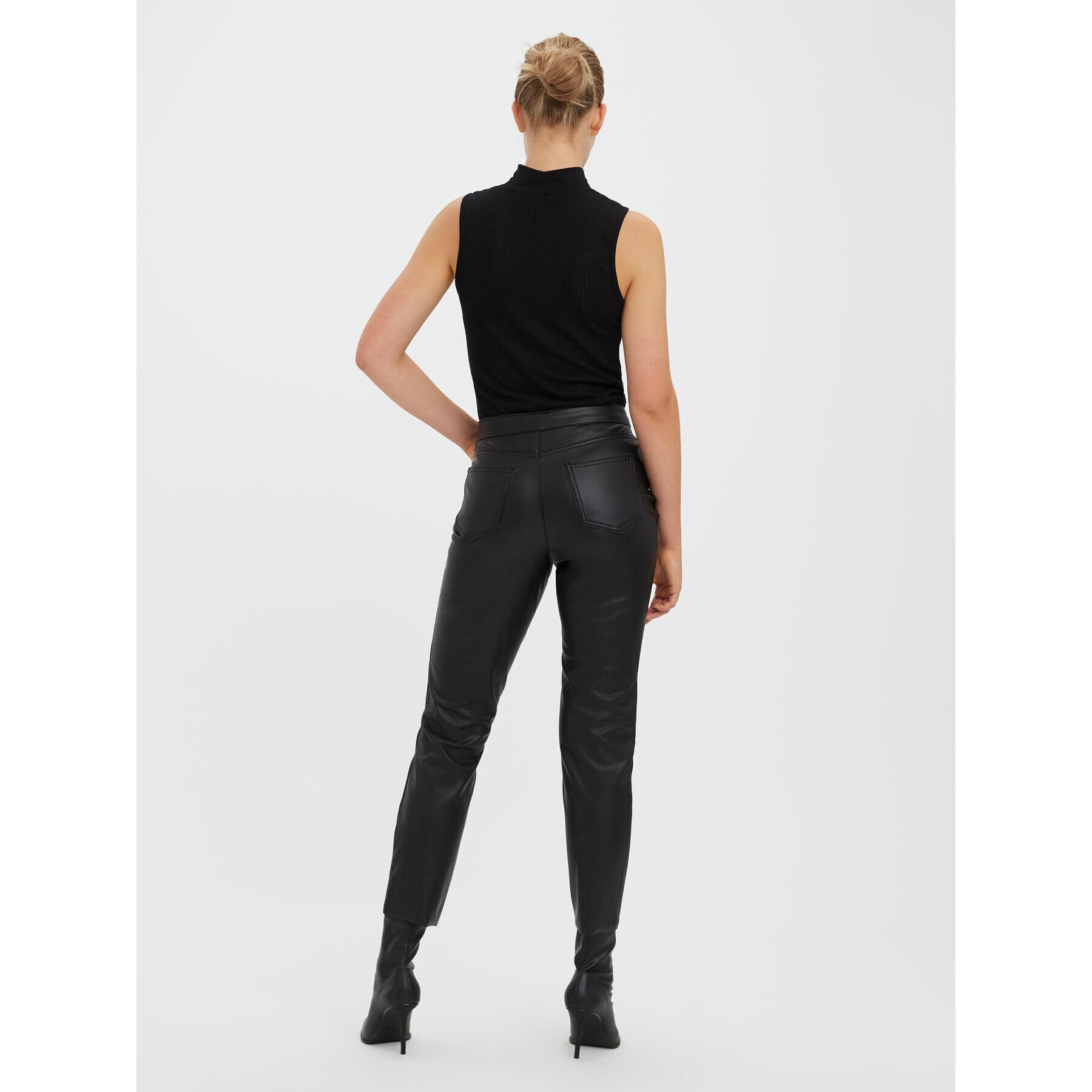 Vero Moda Kalhoty z imitace kůže Brenda 10268460 Černá Straight Fit - Pepit.cz