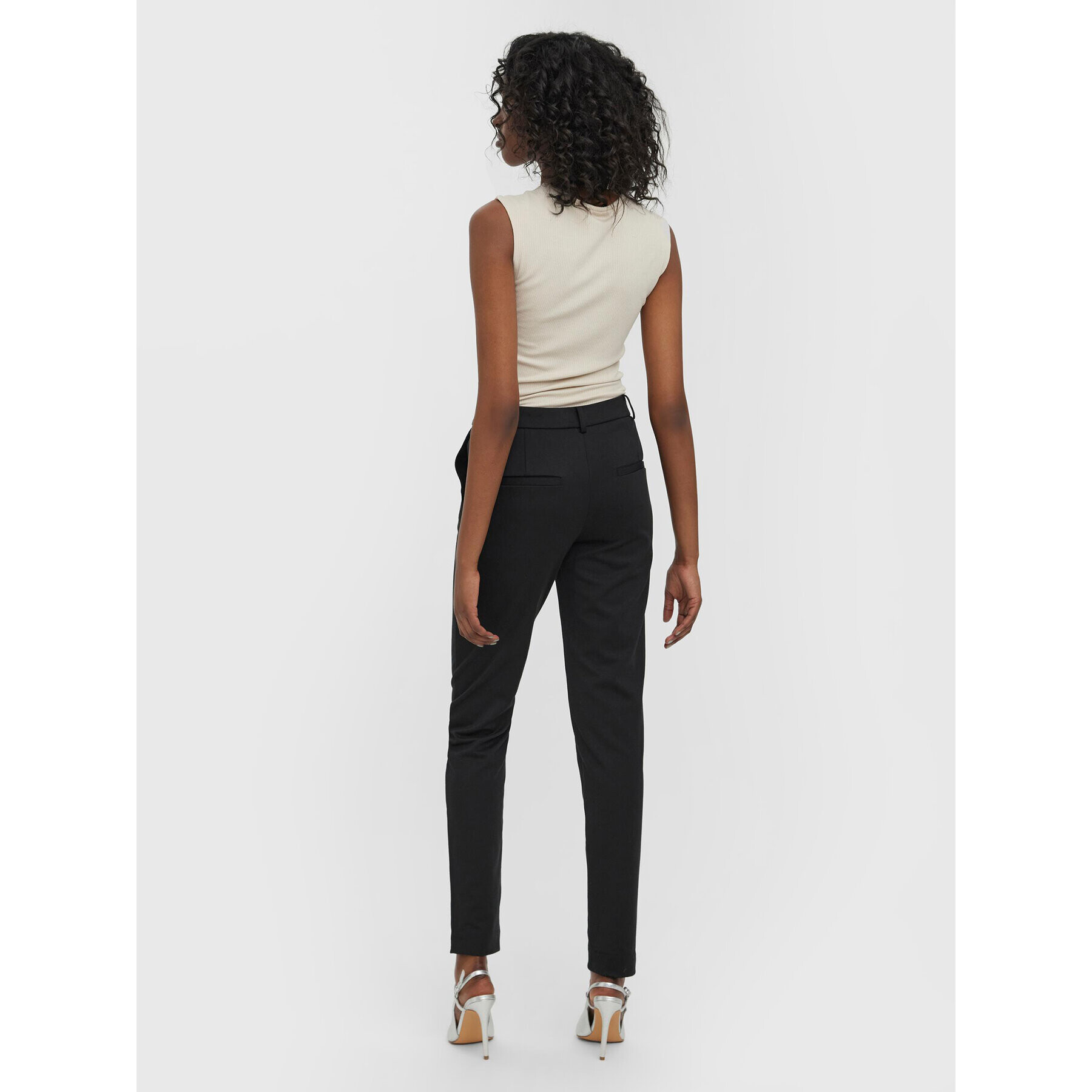 Vero Moda Kalhoty z materiálu Luccalilith 10258104 Černá Regular Fit - Pepit.cz