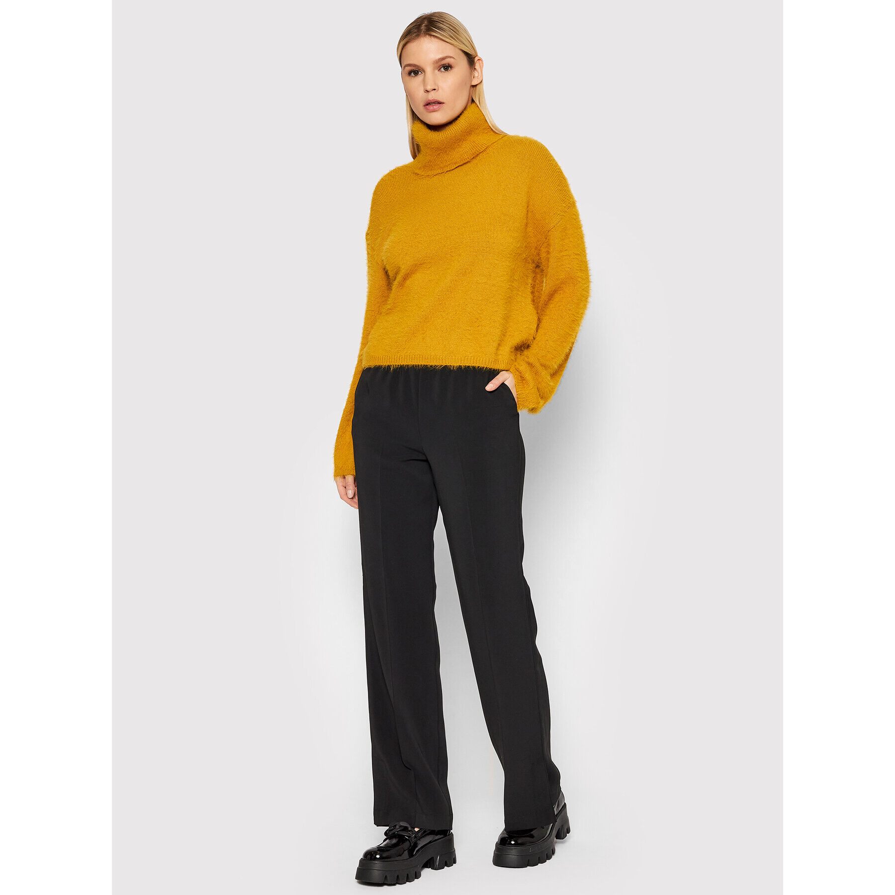 Vero Moda Rolák Poilu 10248751 Žlutá Relaxed Fit - Pepit.cz